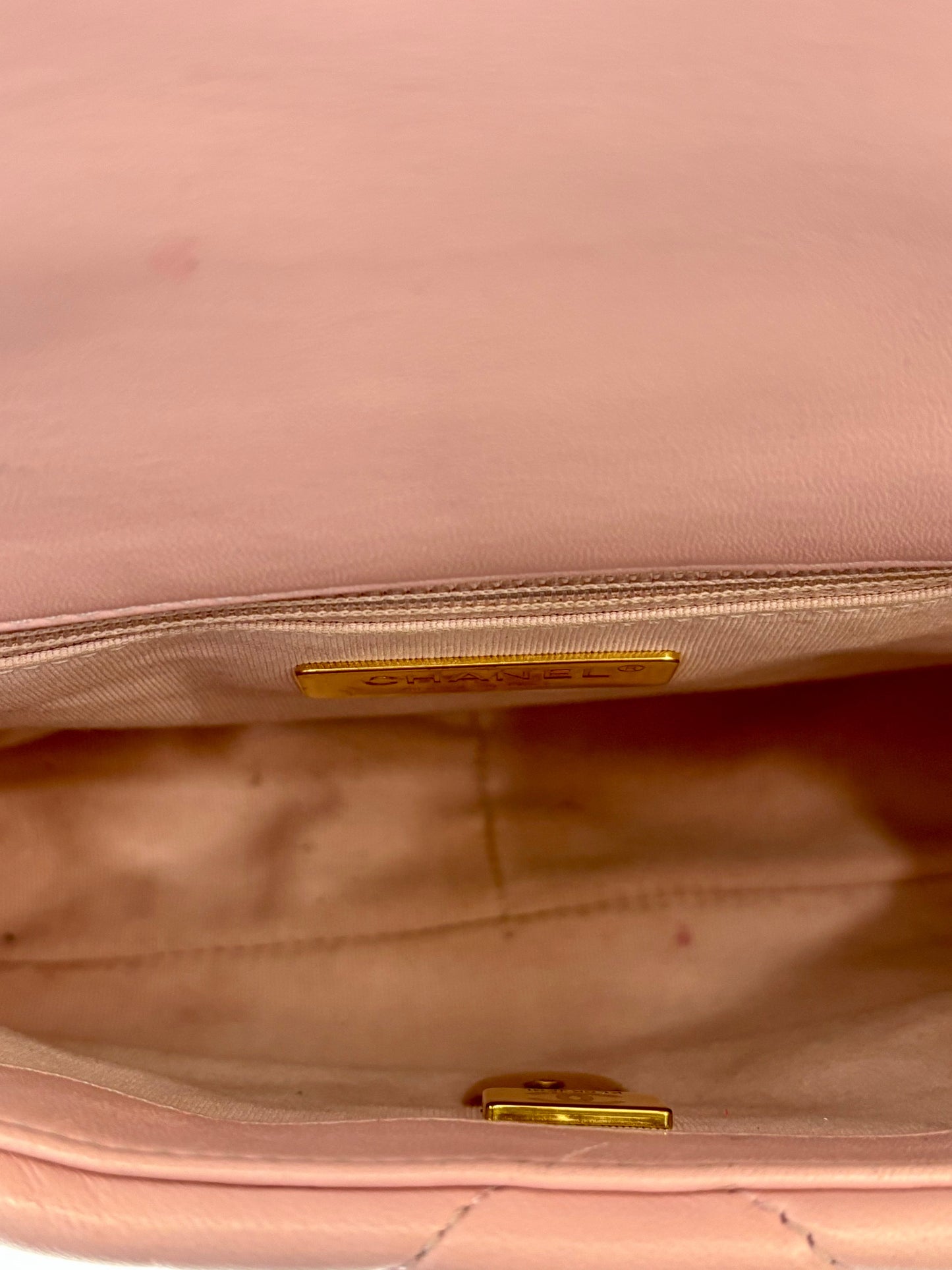 CHANEL QUILTED GOATSKIN MEDIUM CHANEL 19 FLAP BAG