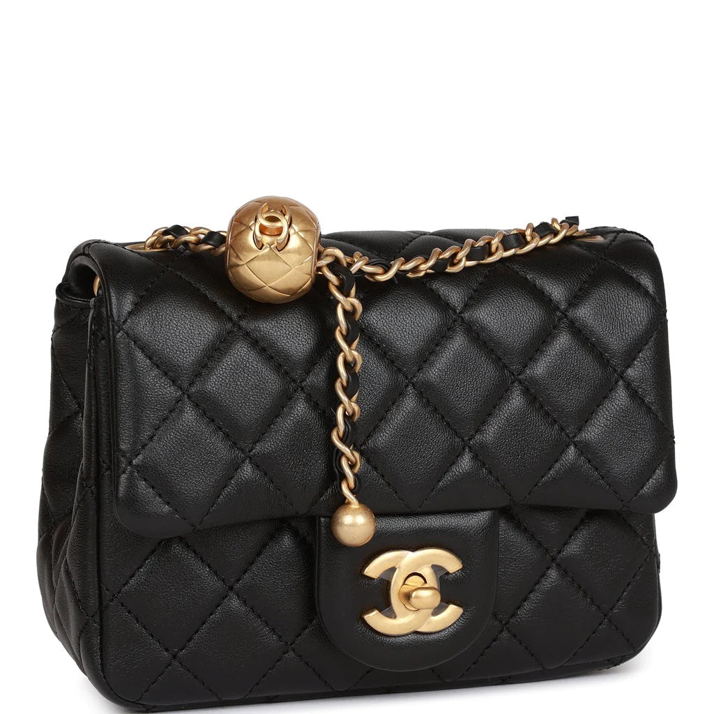 CHANEL QUILTED LAMBSKIN PEARL CRUSH CLUTCH WITH CHAIN
