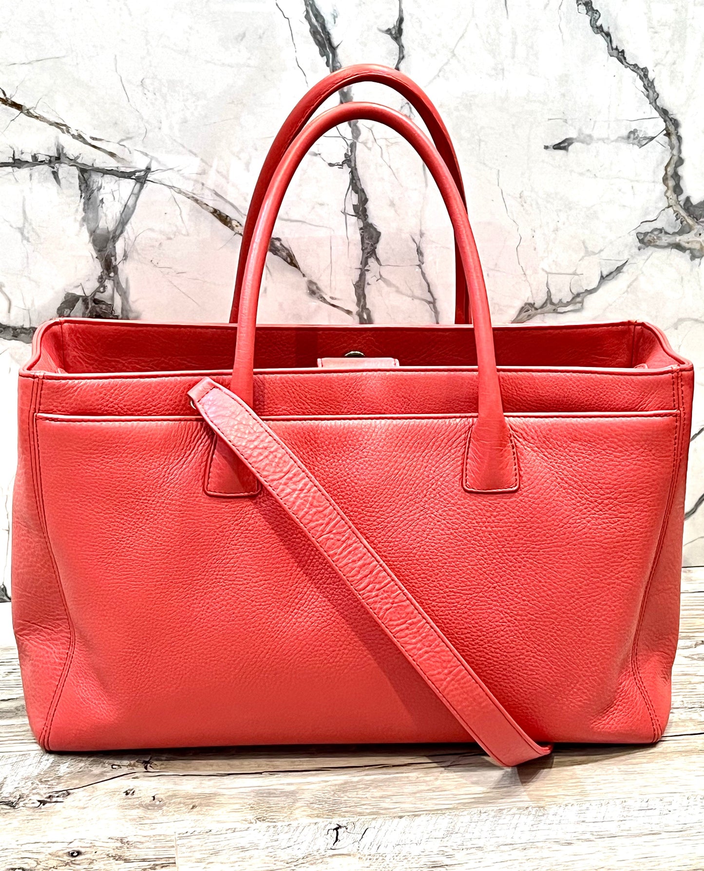 CHANEL PEBBLED LEATHER LARGE EXECUTIVE TOTE BAG WITH SHOULDER STRAP-HS