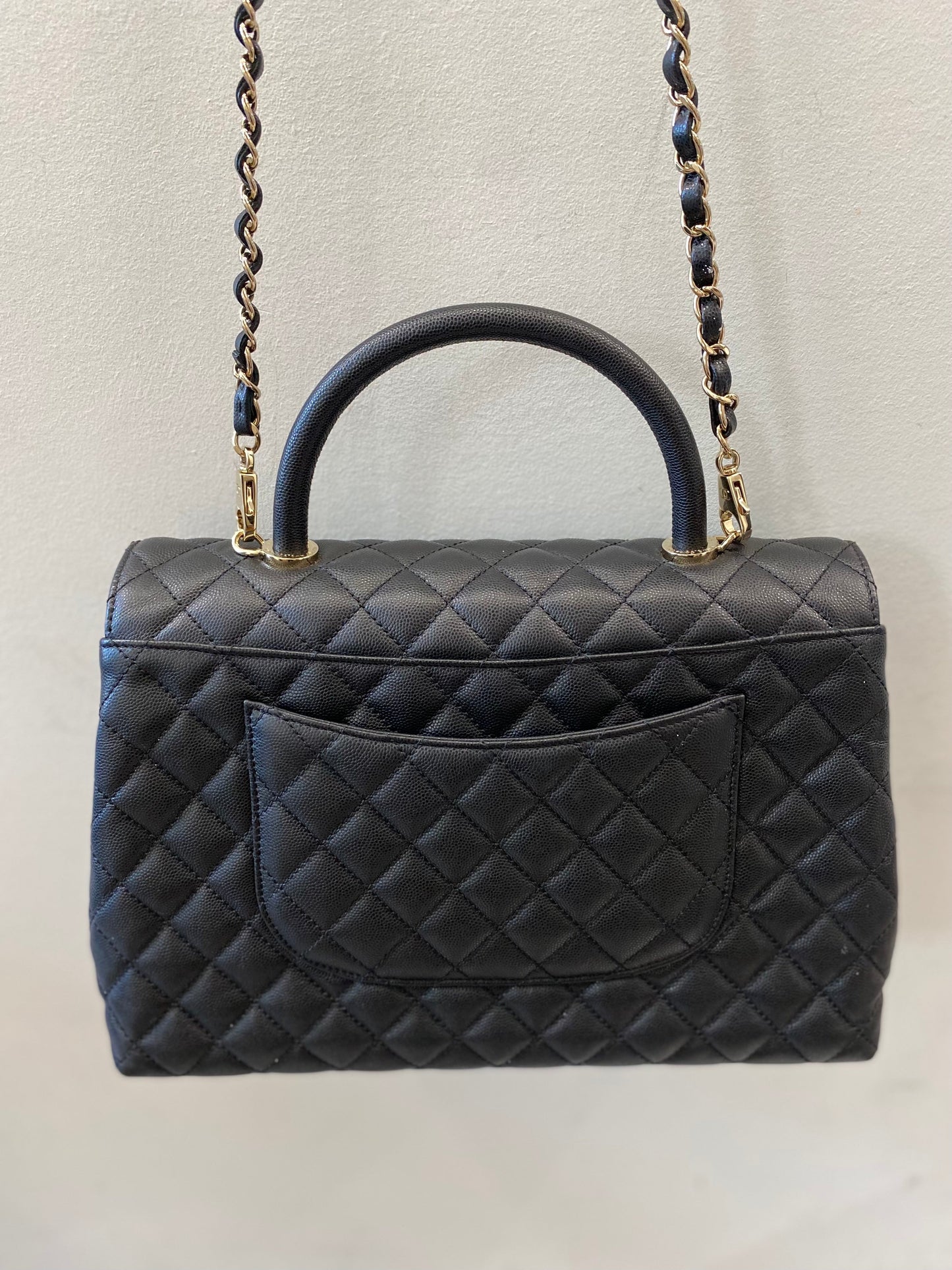 CHANEL CAVIAR QUILTED MEDIUM COCO TOP HANDLE FLAP BAG-HS