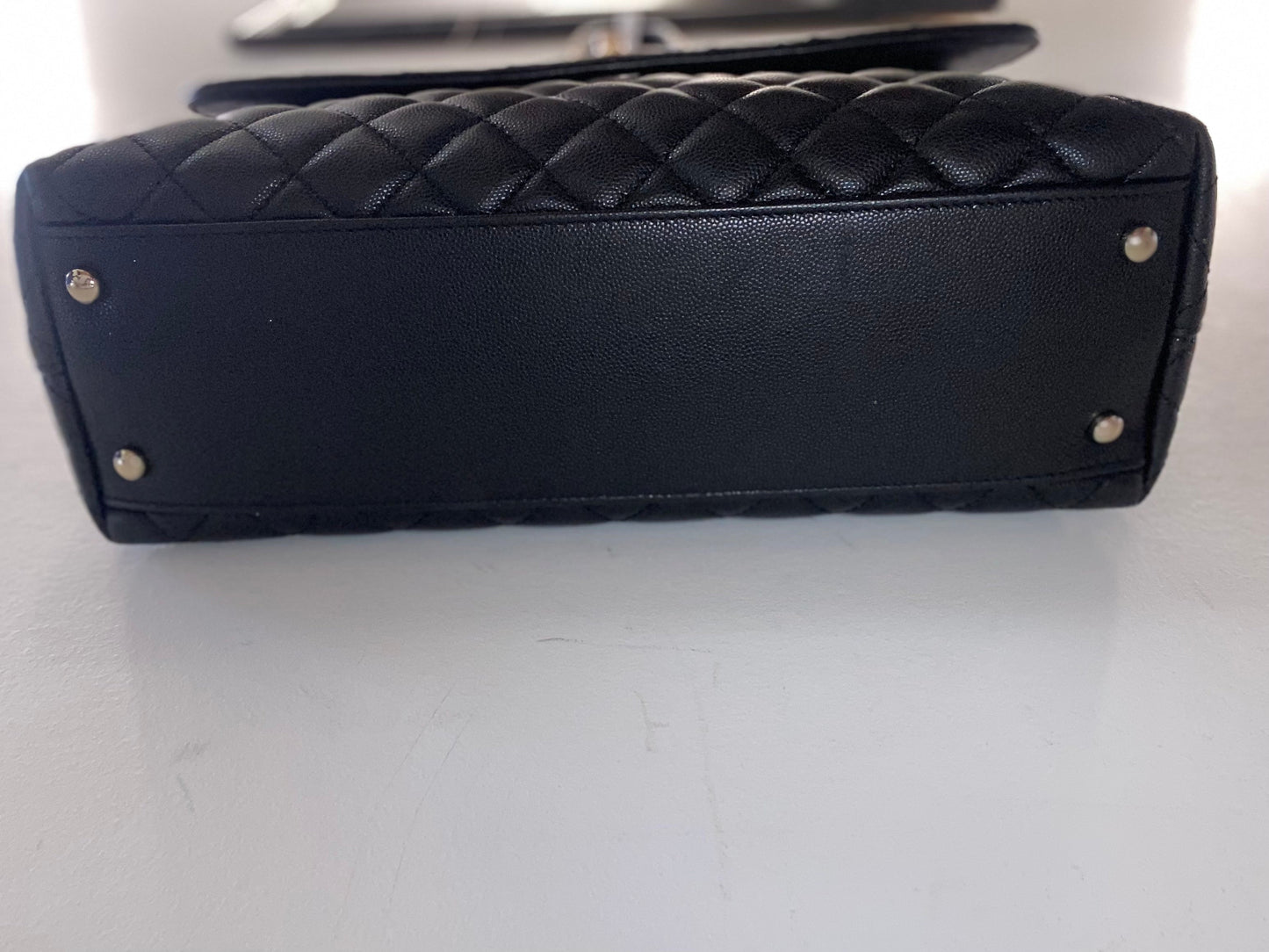 CHANEL CAVIAR QUILTED MEDIUM COCO TOP HANDLE FLAP BAG-HS