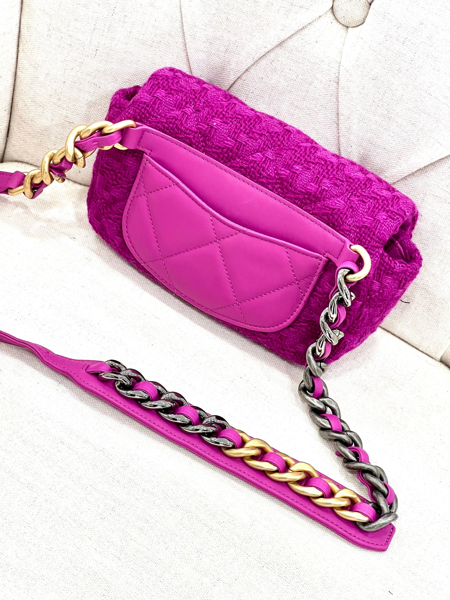 CHANEL 19 QUILTED TWEED BELT BAG