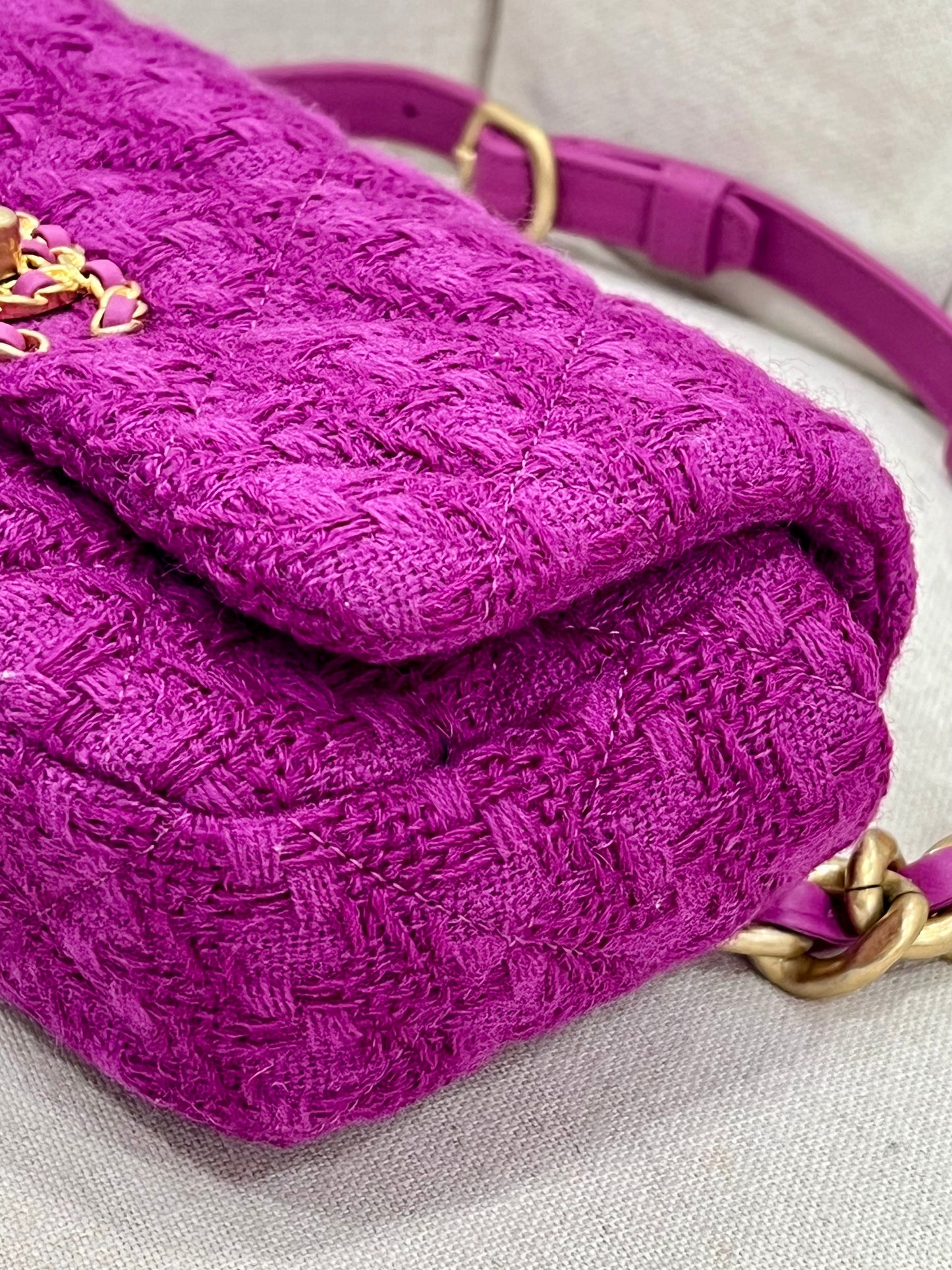 CHANEL 19 QUILTED TWEED BELT BAG