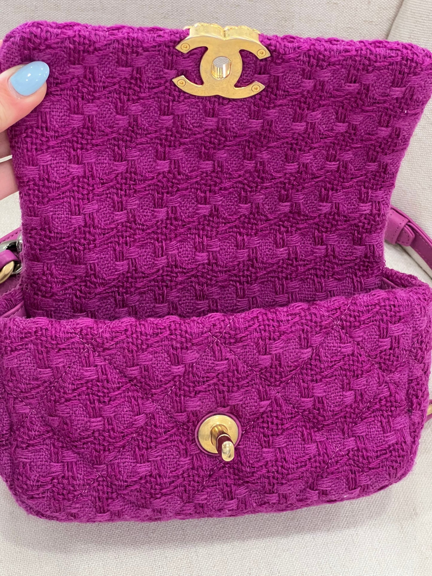 CHANEL 19 QUILTED TWEED BELT BAG