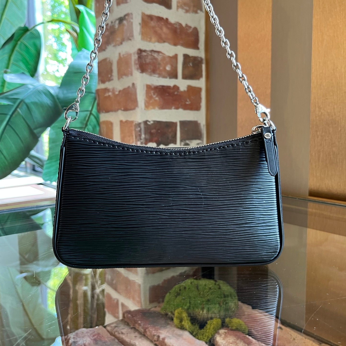 LOUIS VUITTON Easy Pouch On Strap Epi Leather Shoulder Bag
