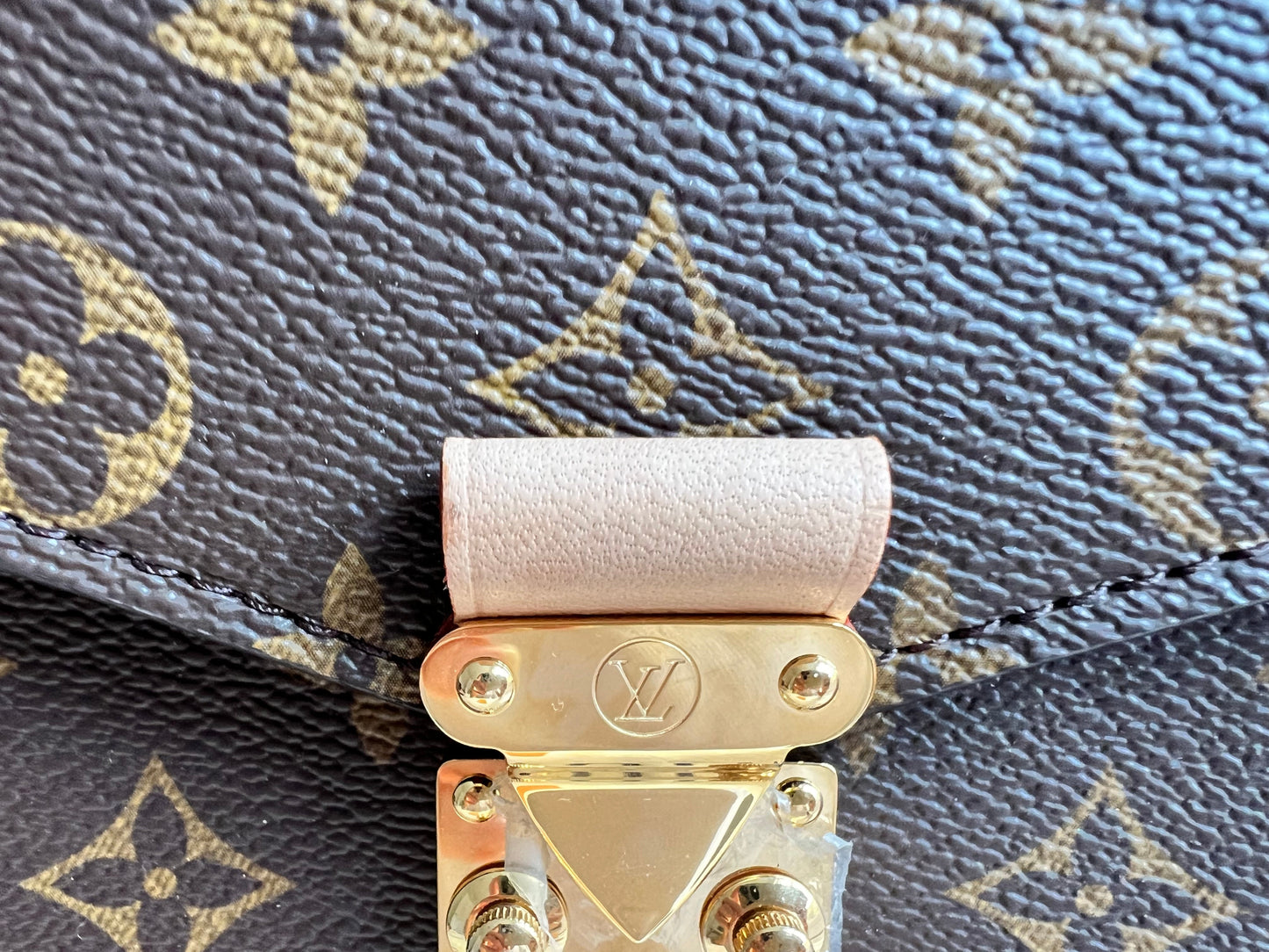 Louis Vuitton Pochette Metis Monogram (RRP £1,970)