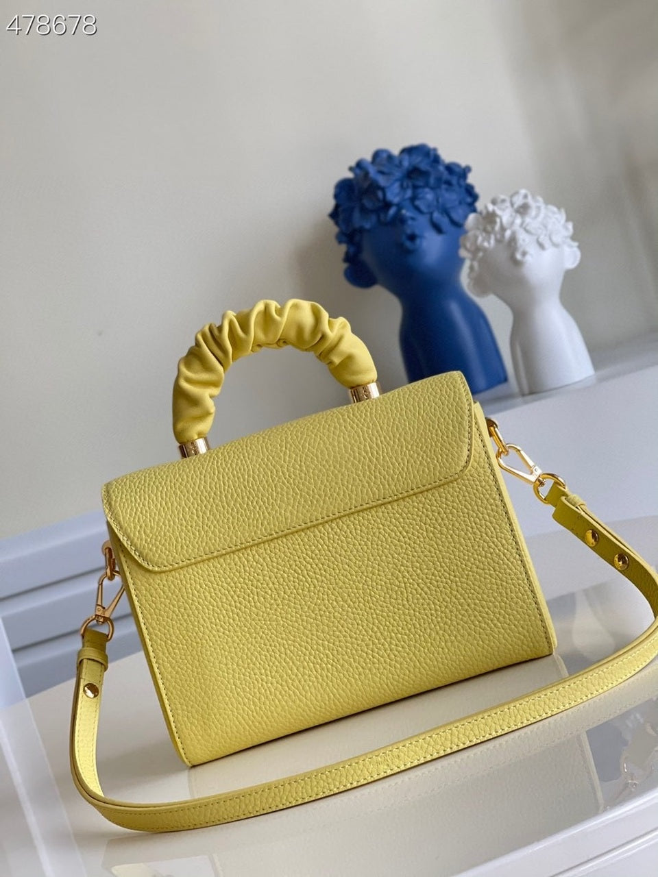 LV Twist MM Ginger Yellow For Women, WomenÃ¢â‚¬â„¢s Handbags, Shoulder And Crossbody Bags 9.1in/23cm LV
