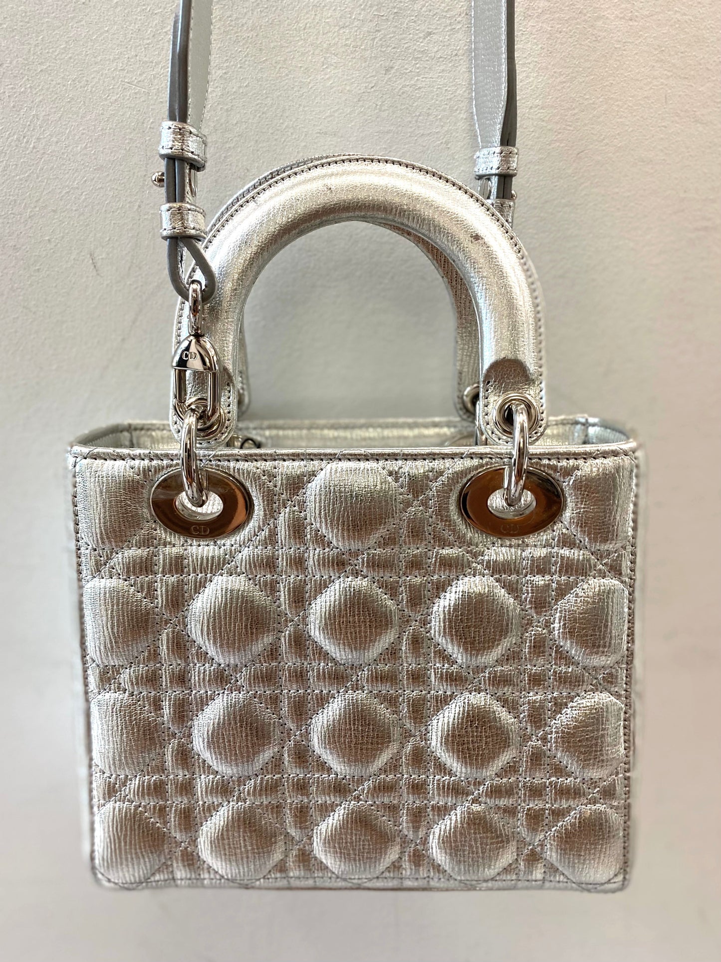 DIOR LADY DIOR CANNAGE LUCKY BADGES GRAINED METALLIC CALFSKIN BAG