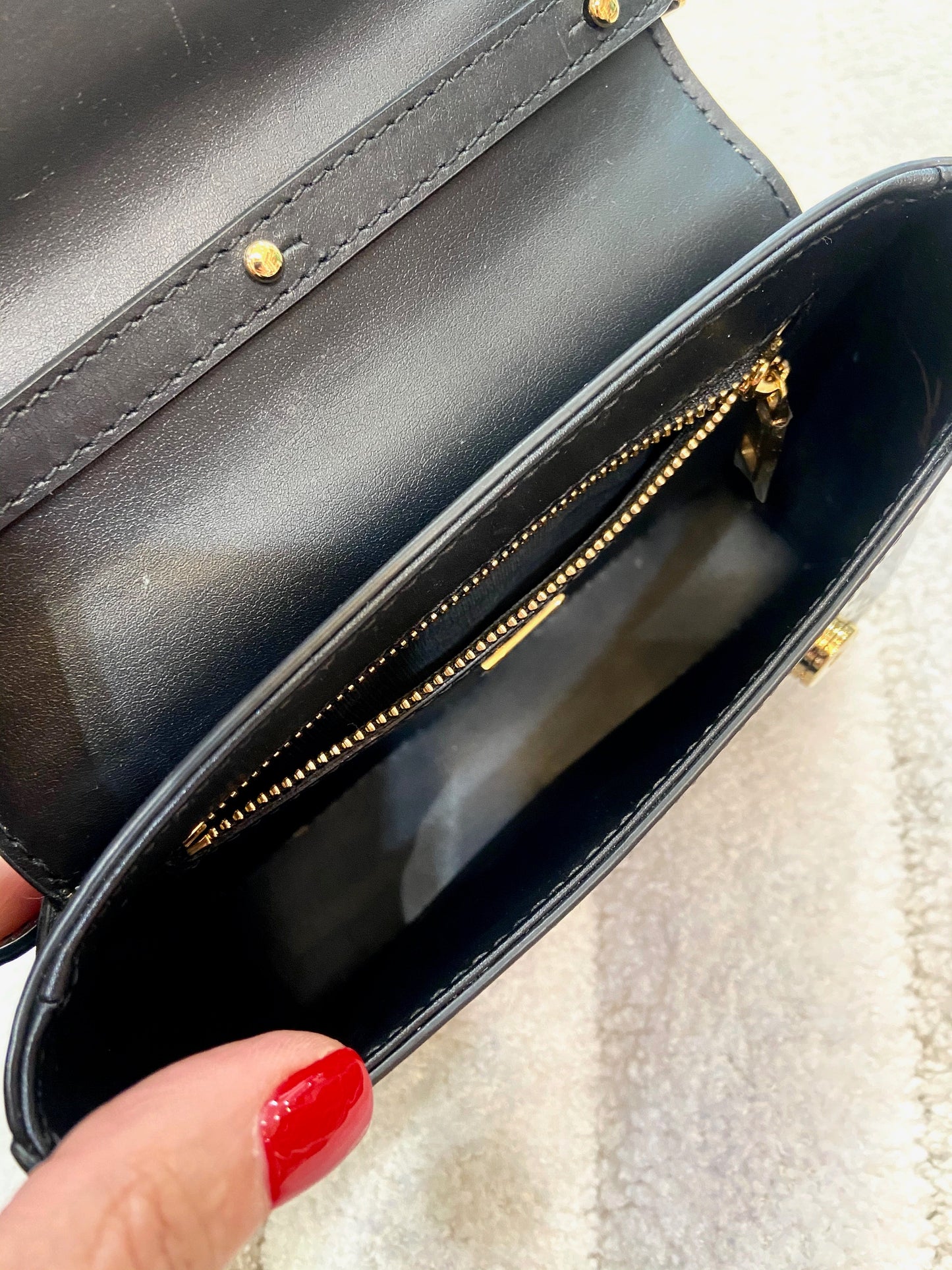 DOLCE & GABBANA DG LOGO BLACK PATENT LEATHER BAG