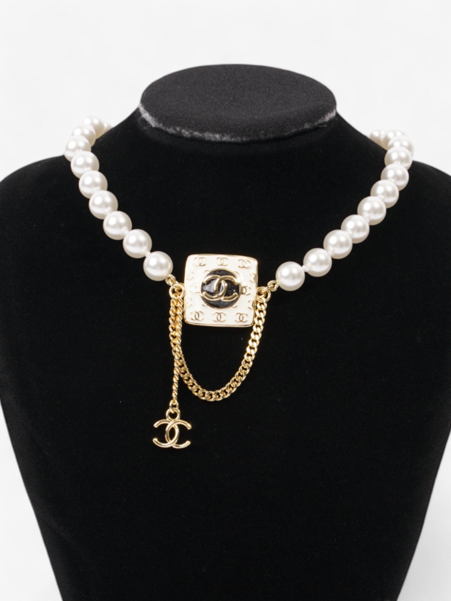Chanel CC Faux Pearl Drop Chain Pearl / Gold Base Metal