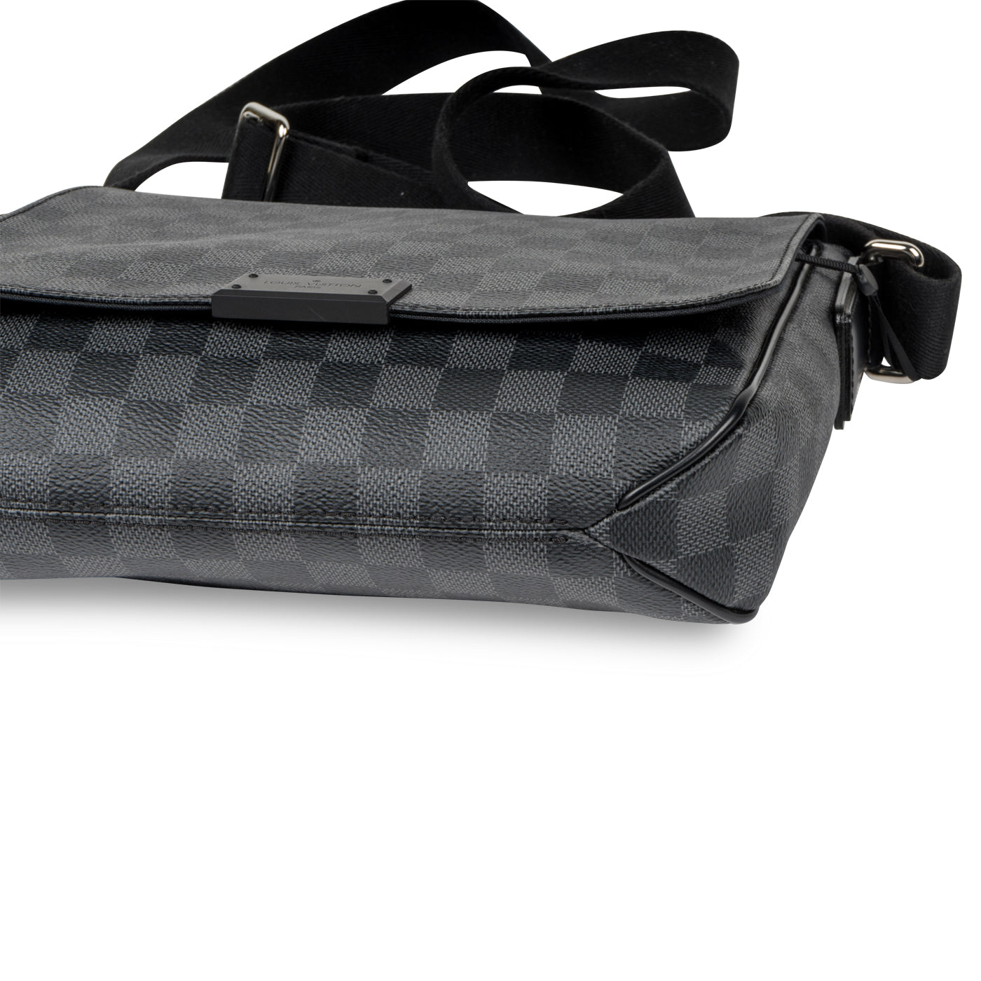 Louis Vuitton District PM