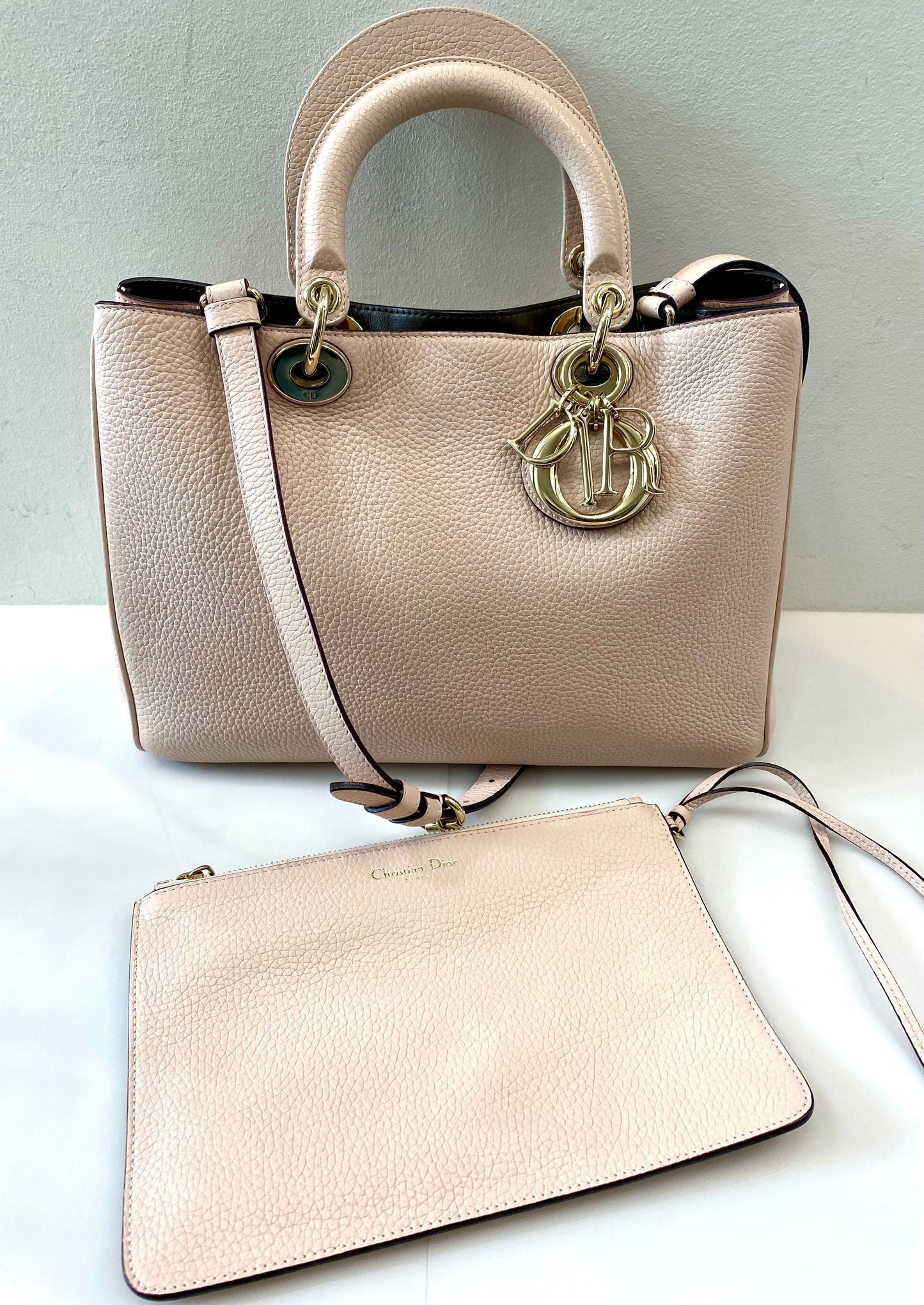 DIOR GRAINED LEATHER MEDIUM DIORISSIMO TOTE BAG IN BLUSH PINK