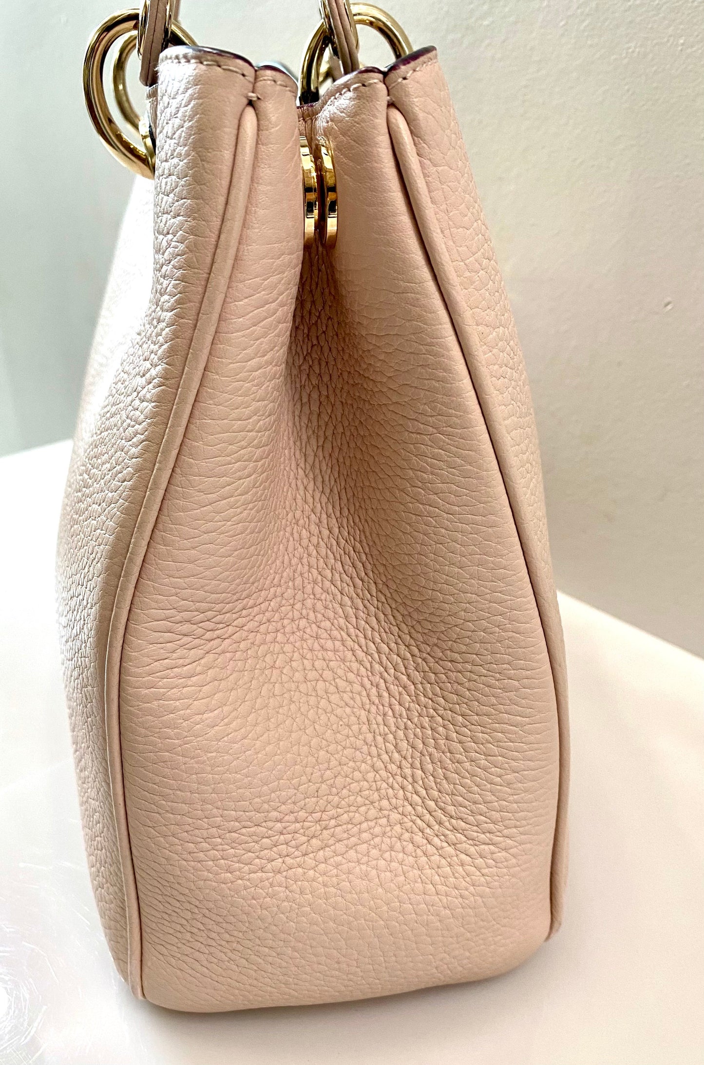 DIOR GRAINED LEATHER MEDIUM DIORISSIMO TOTE BAG IN BLUSH PINK