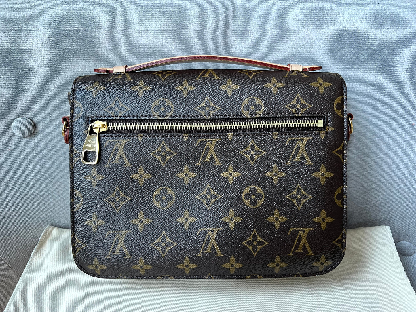 Louis Vuitton Pochette Metis Monogram (RRP £1,970)