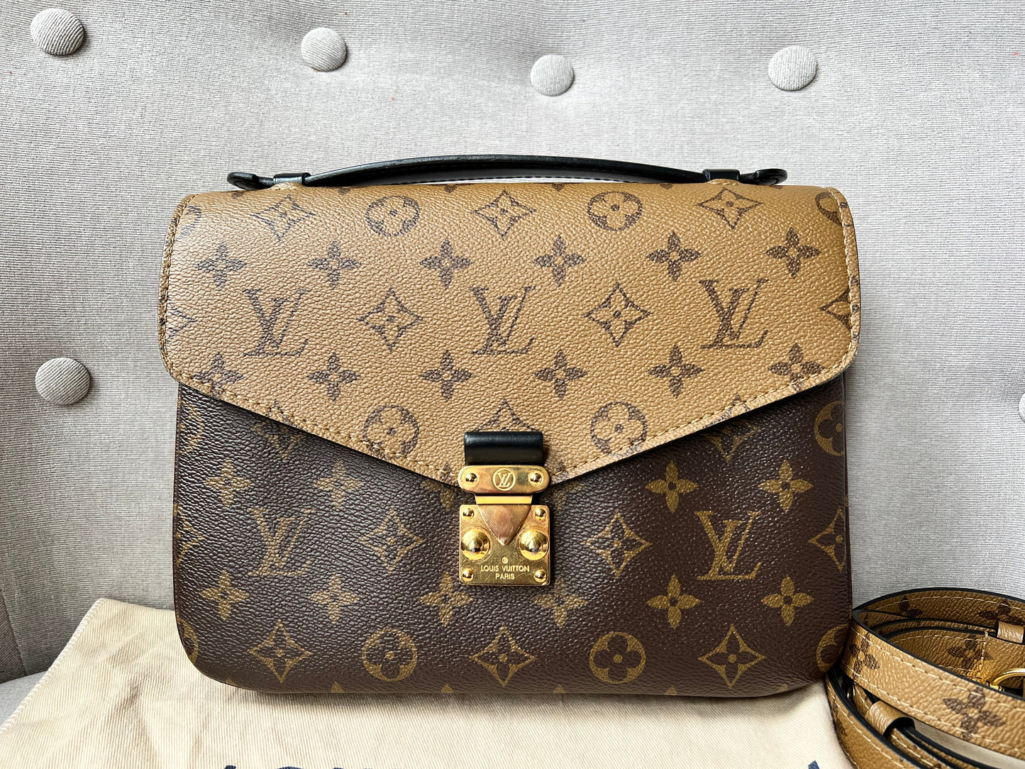 Louis Vuitton Pochette Metis Reverse Monogram (RRP £1,970)