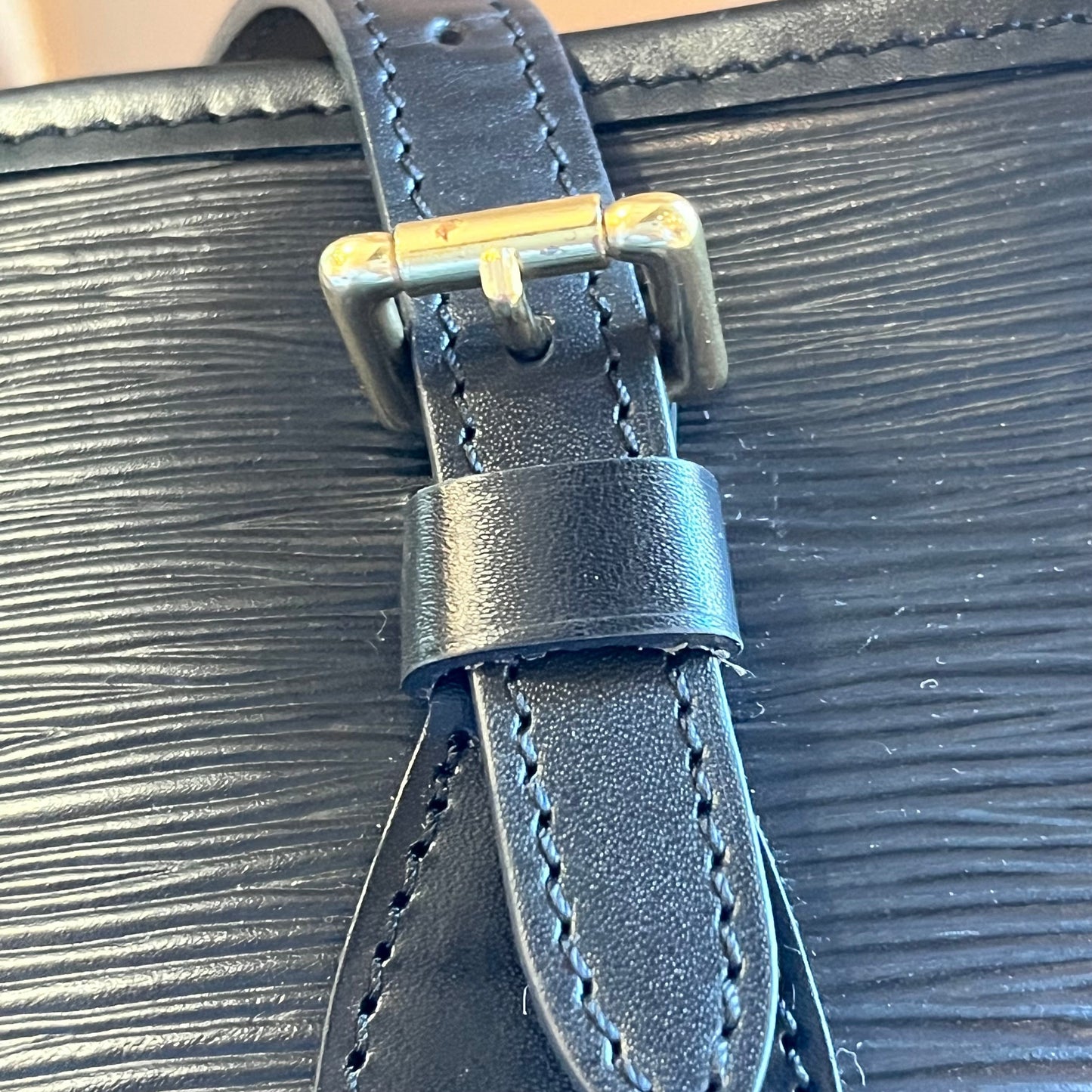 LOUIS VUITTON Petit Bucket Bag Epi Leather