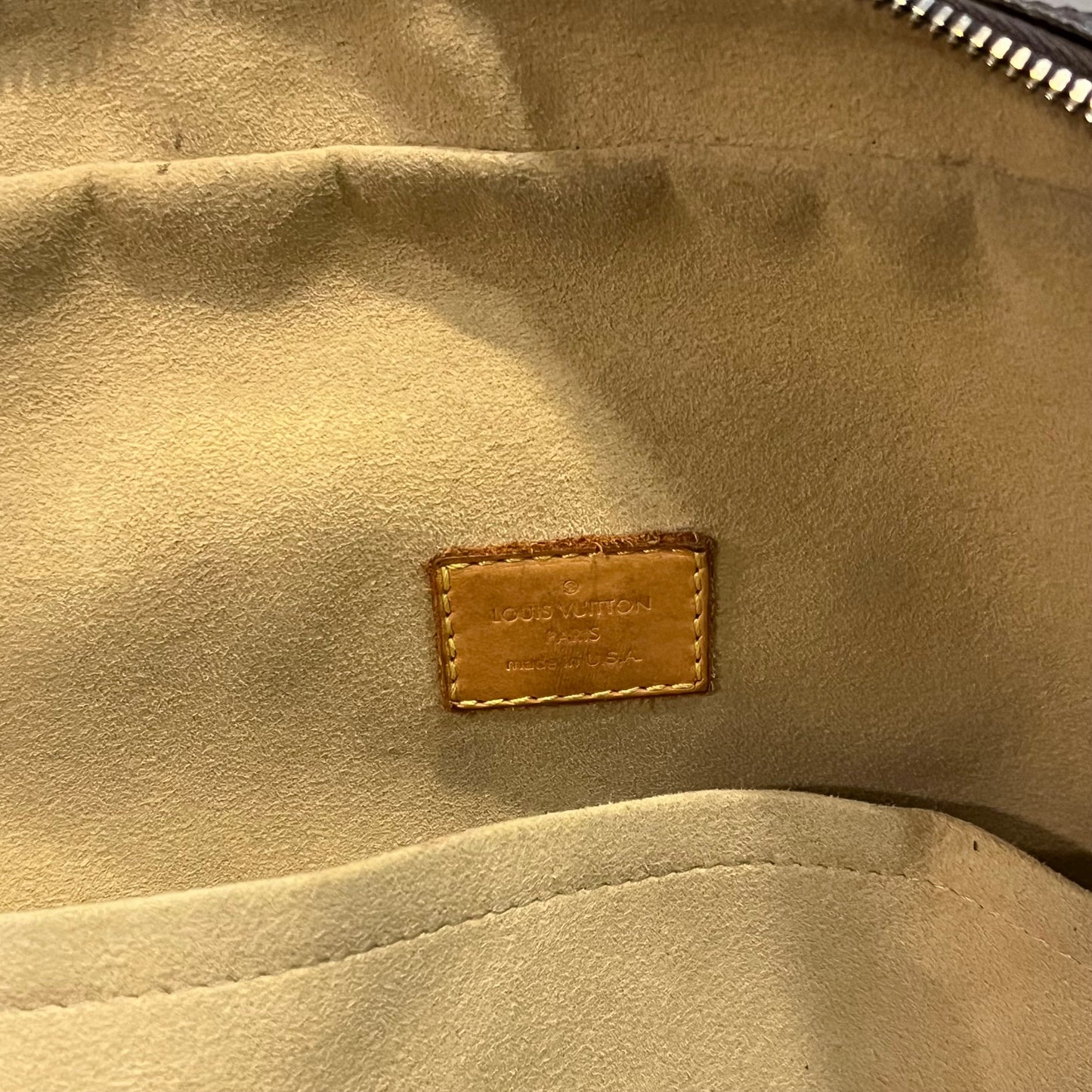LOUIS VUITTON Monogram Canvas Manhattan GM Bag