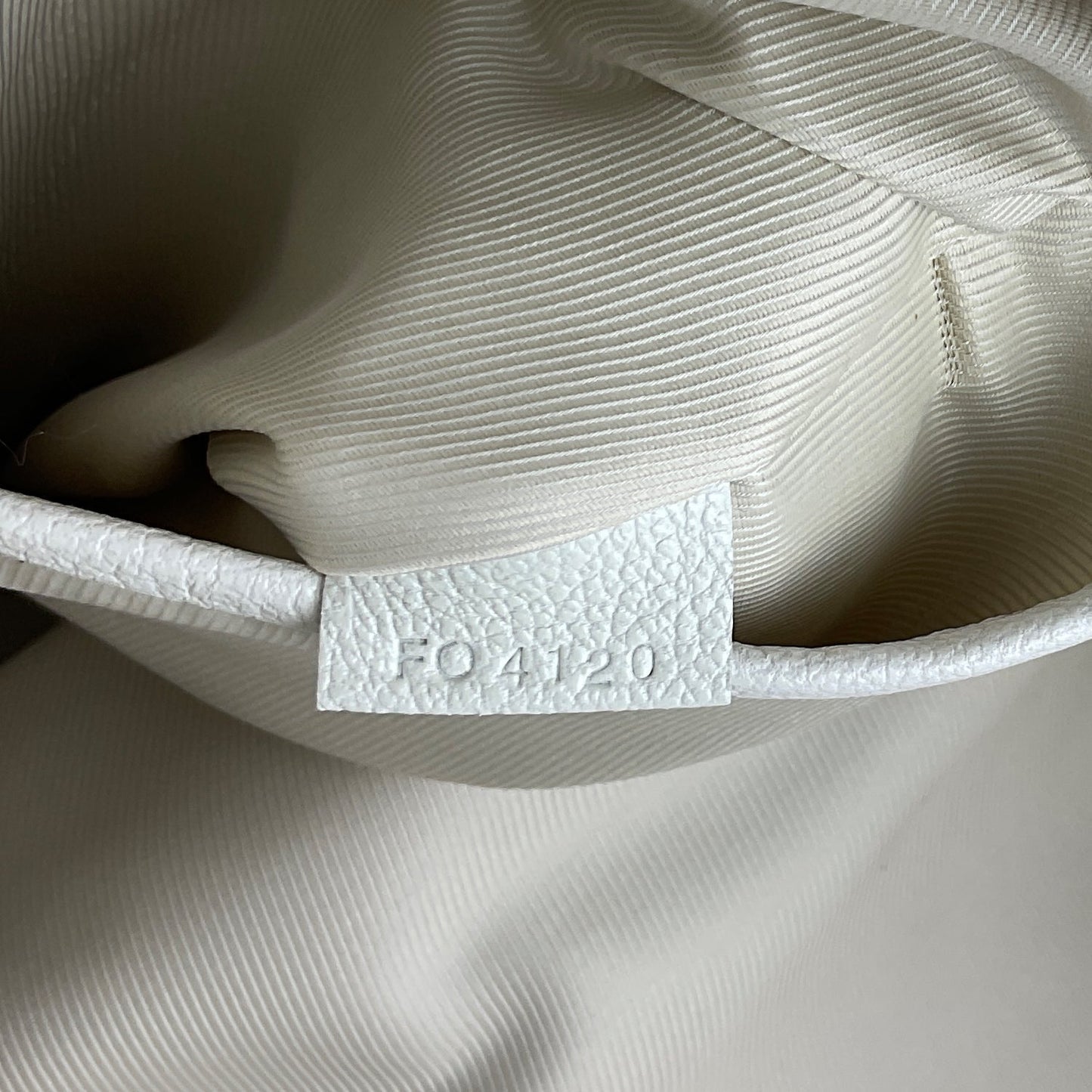Louis Vuitto Sabbia Besace Blanc Monogram Canvas Limited Edition Bag