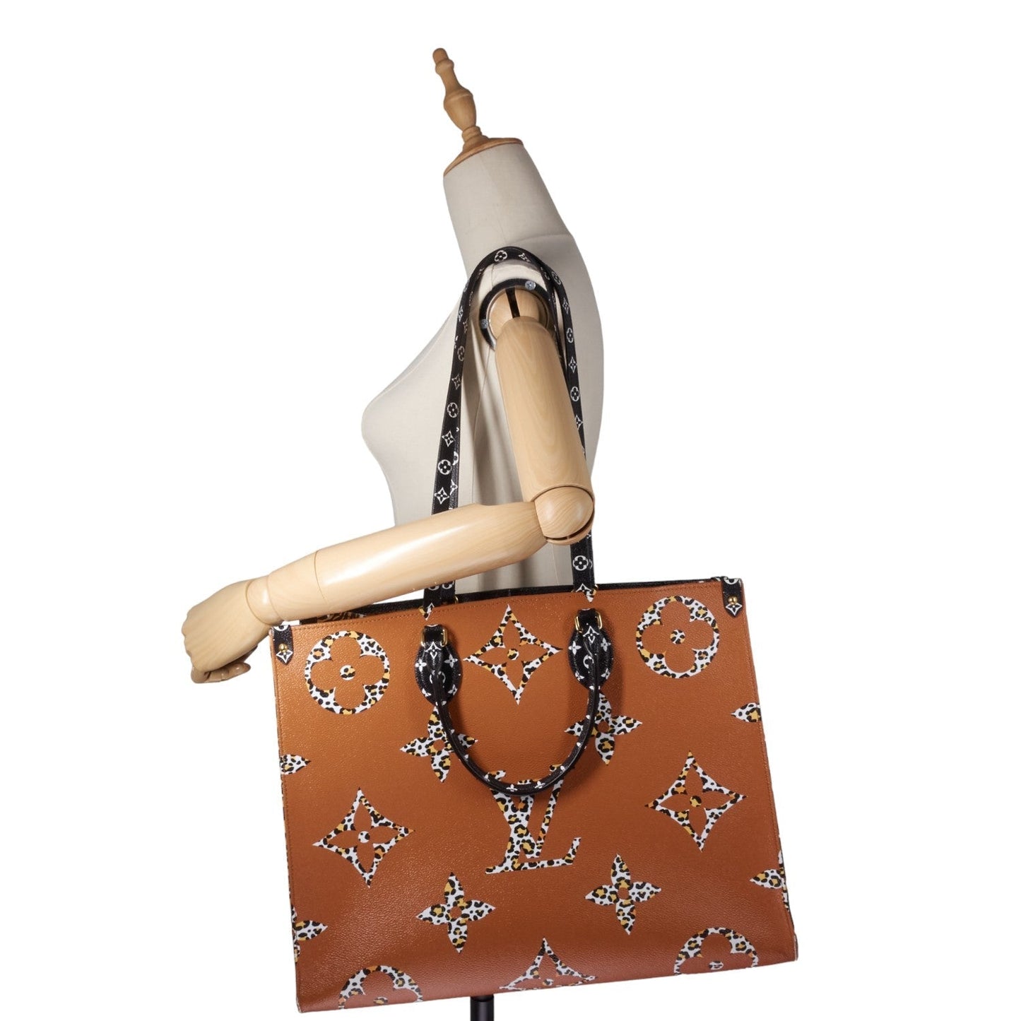Louis Vuitto OnTheGo Monogram Giant Jungle Canvas Bag