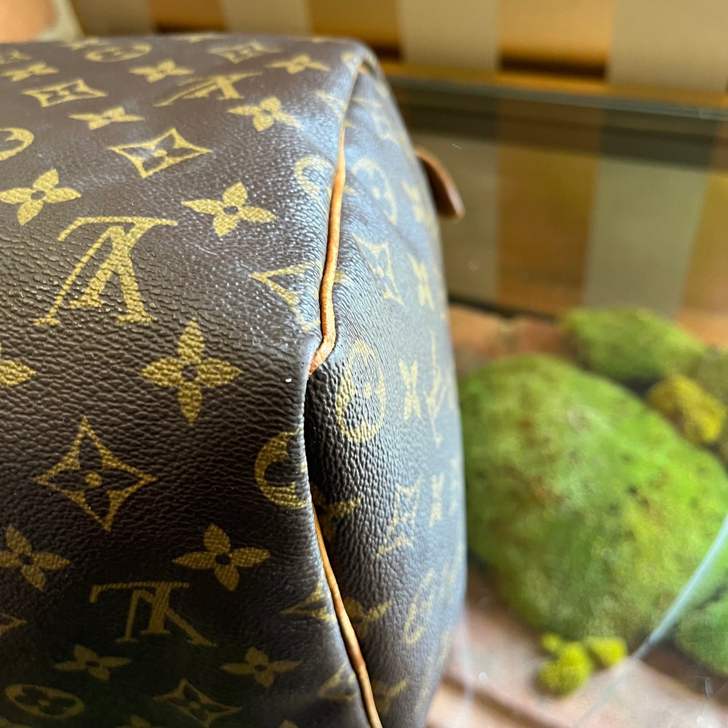 LOUIS VUITTON Vintage Monogram Canvas Speedy 40