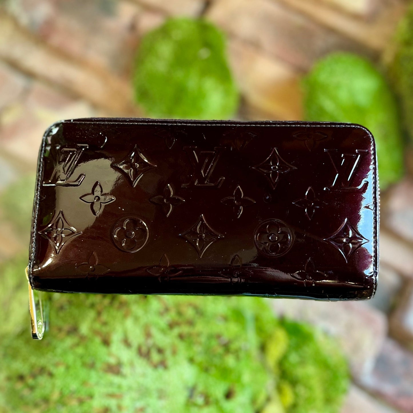 LOUIS VUITTON Zippy Amarante Monogram Vernis Wallet