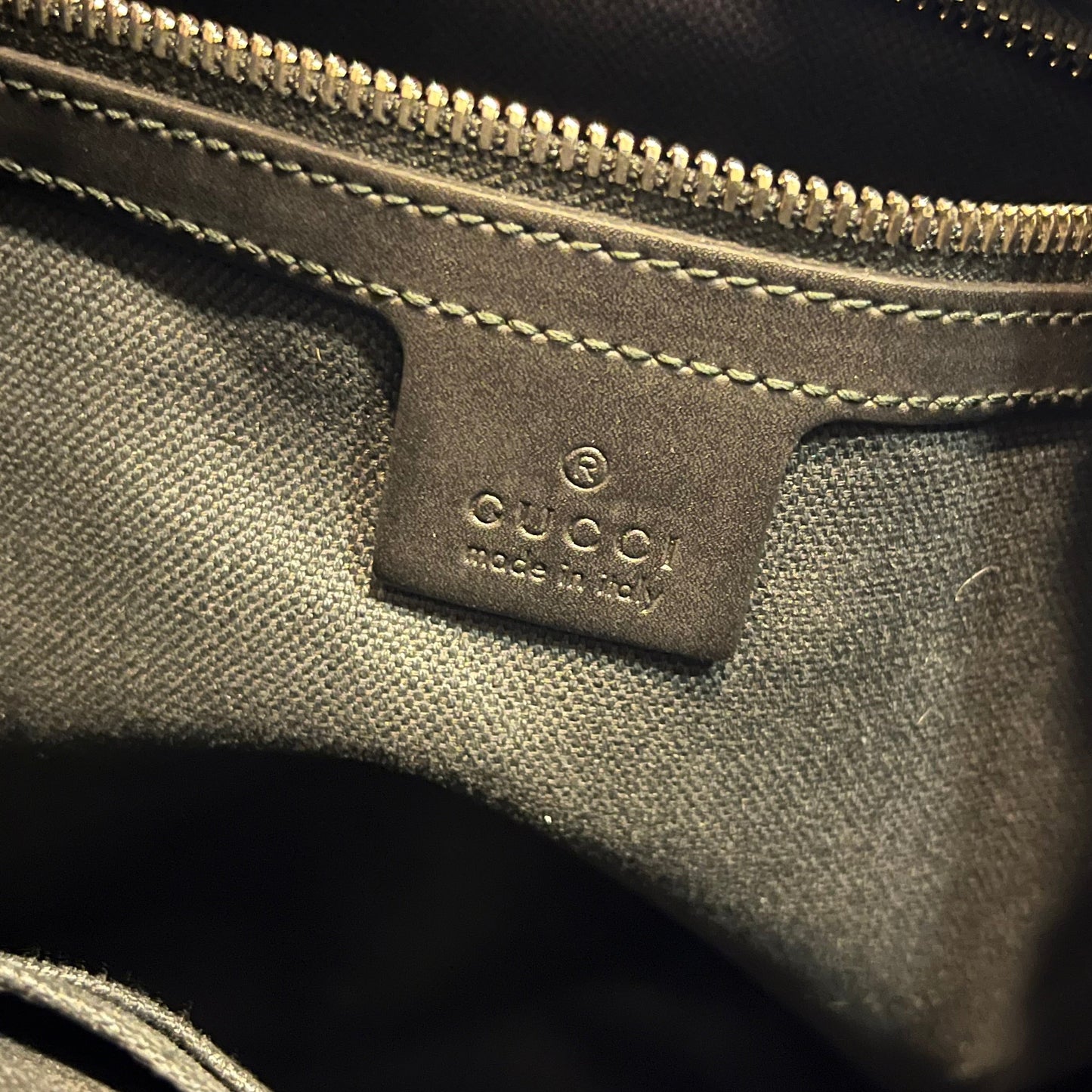 GUCCI GG Supreme Web Small Black Messenger