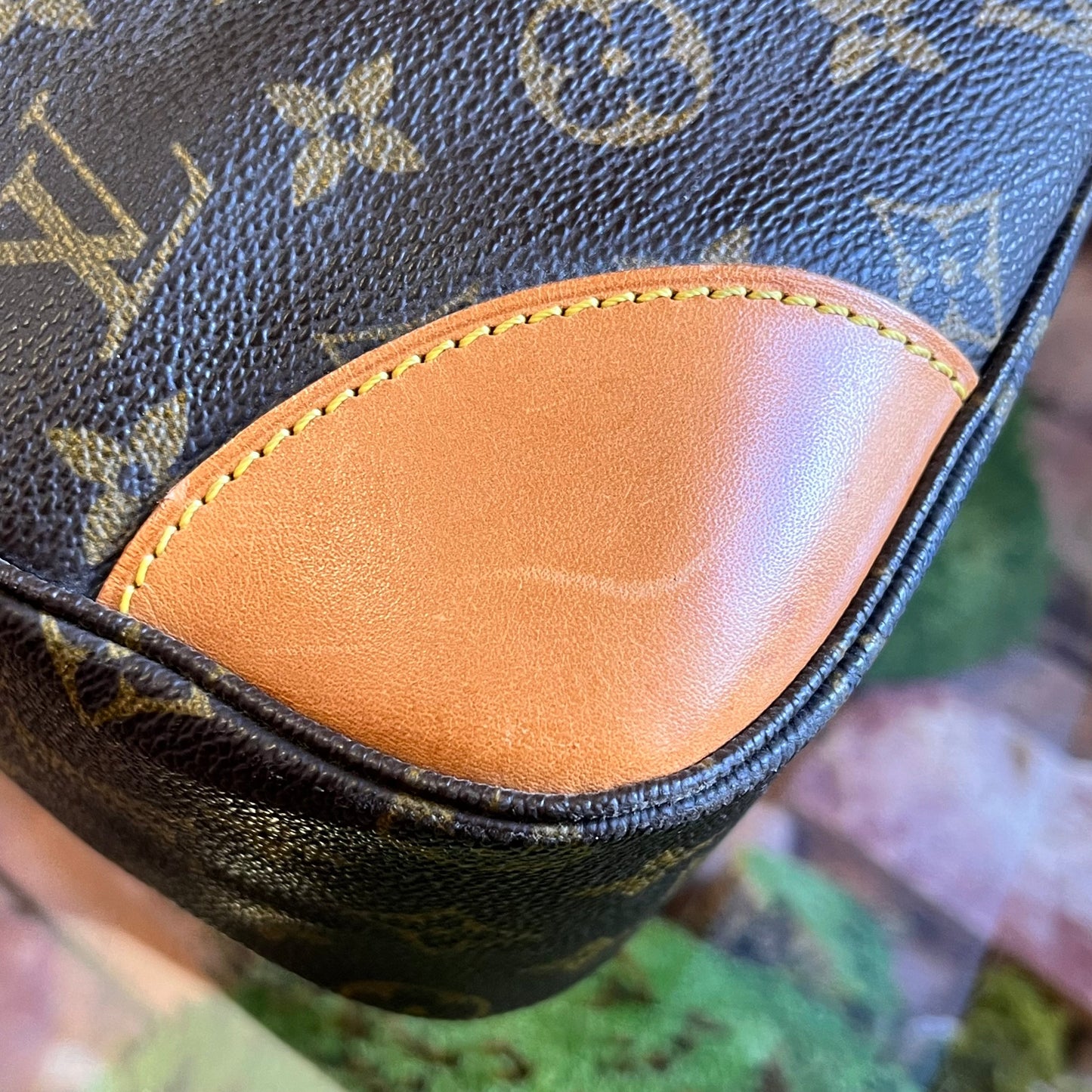 LOUIS VUITTON Boulogne 30 Monogram Canvas Hobo Bag
