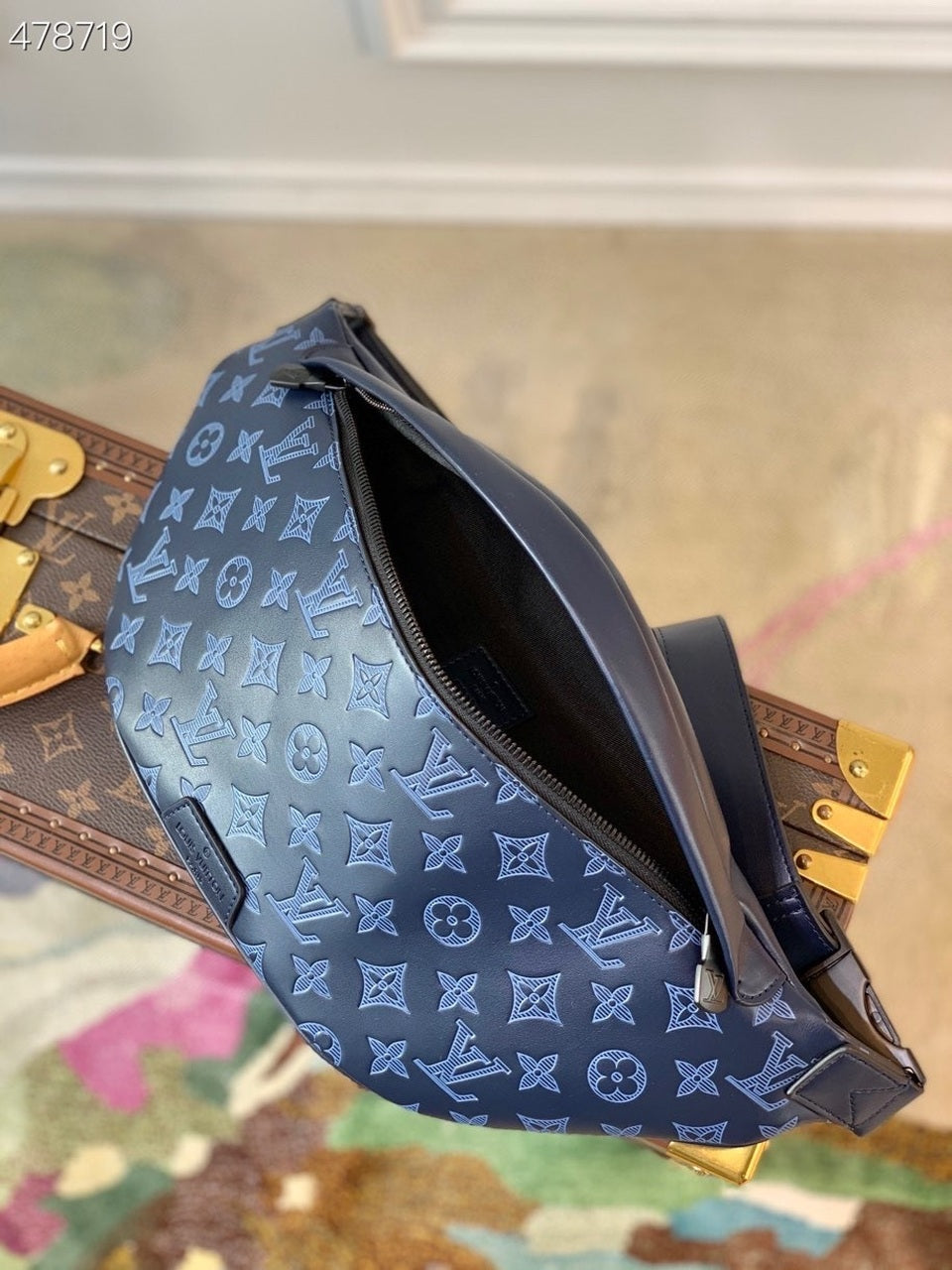 LV GLAMIscovery Bumbag PM Monogram Shadow Navy Blue For Men, Belt Bags 17.3in/44cm LV M45729