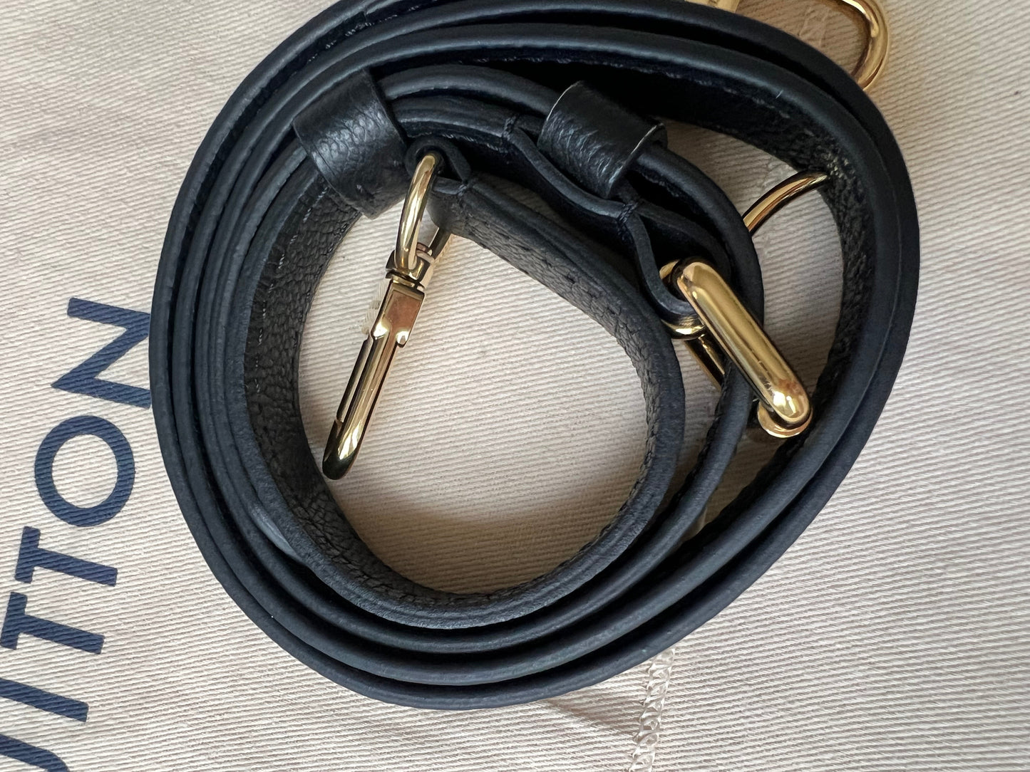 Louis Vuitton Pochette Metis Black Empreinte (RRP £2,110)