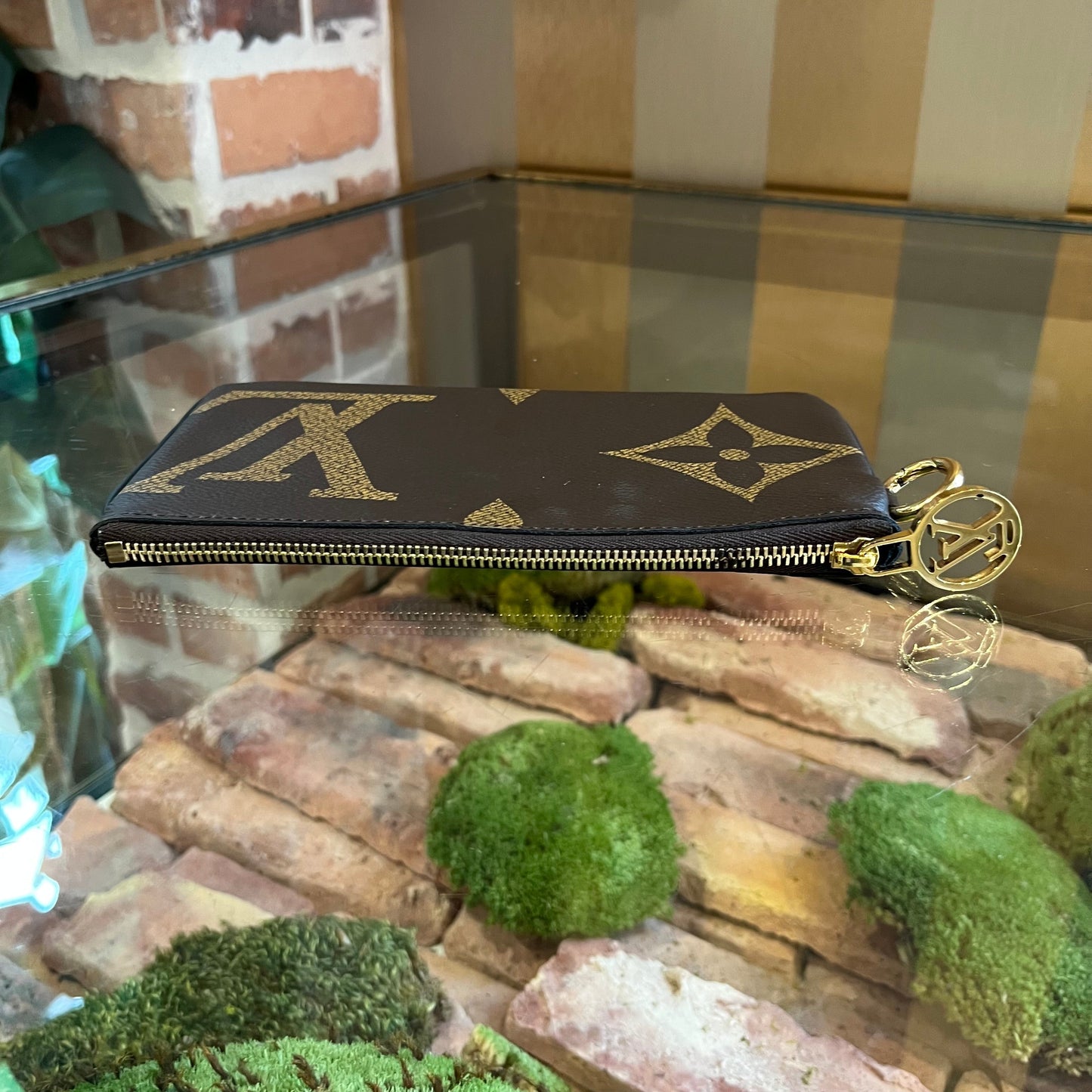 LOUIS VUITTON Giant Monogram Trio Clutch TS3963