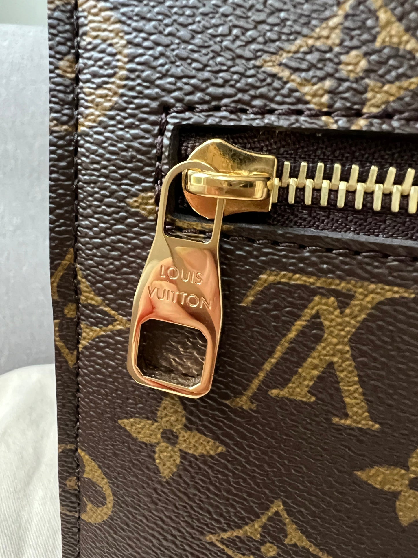 Louis Vuitton Pochette Metis Monogram (RRP £1,970)