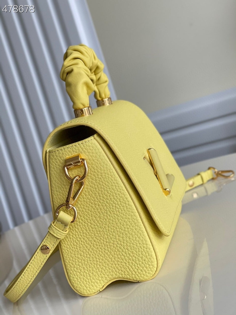 LV Twist MM Ginger Yellow For Women, WomenÃ¢â‚¬â„¢s Handbags, Shoulder And Crossbody Bags 9.1in/23cm LV