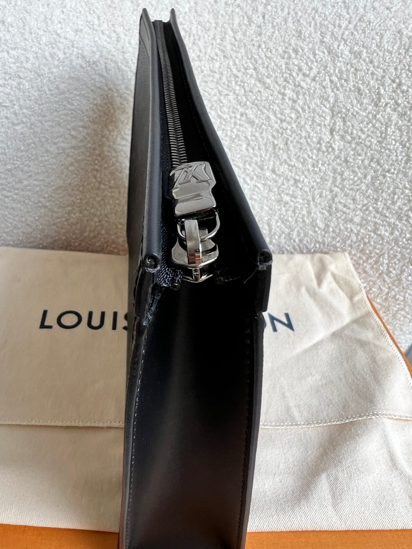 Louis Vuitton Pochette Voyage Monogram Eclipse (RRP £735)