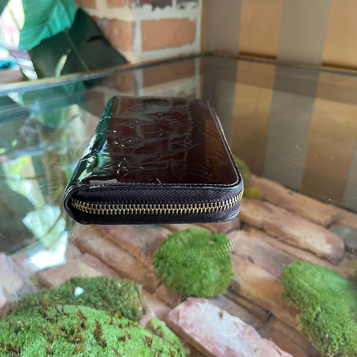LOUIS VUITTON Zippy Amarante Monogram Vernis Wallet