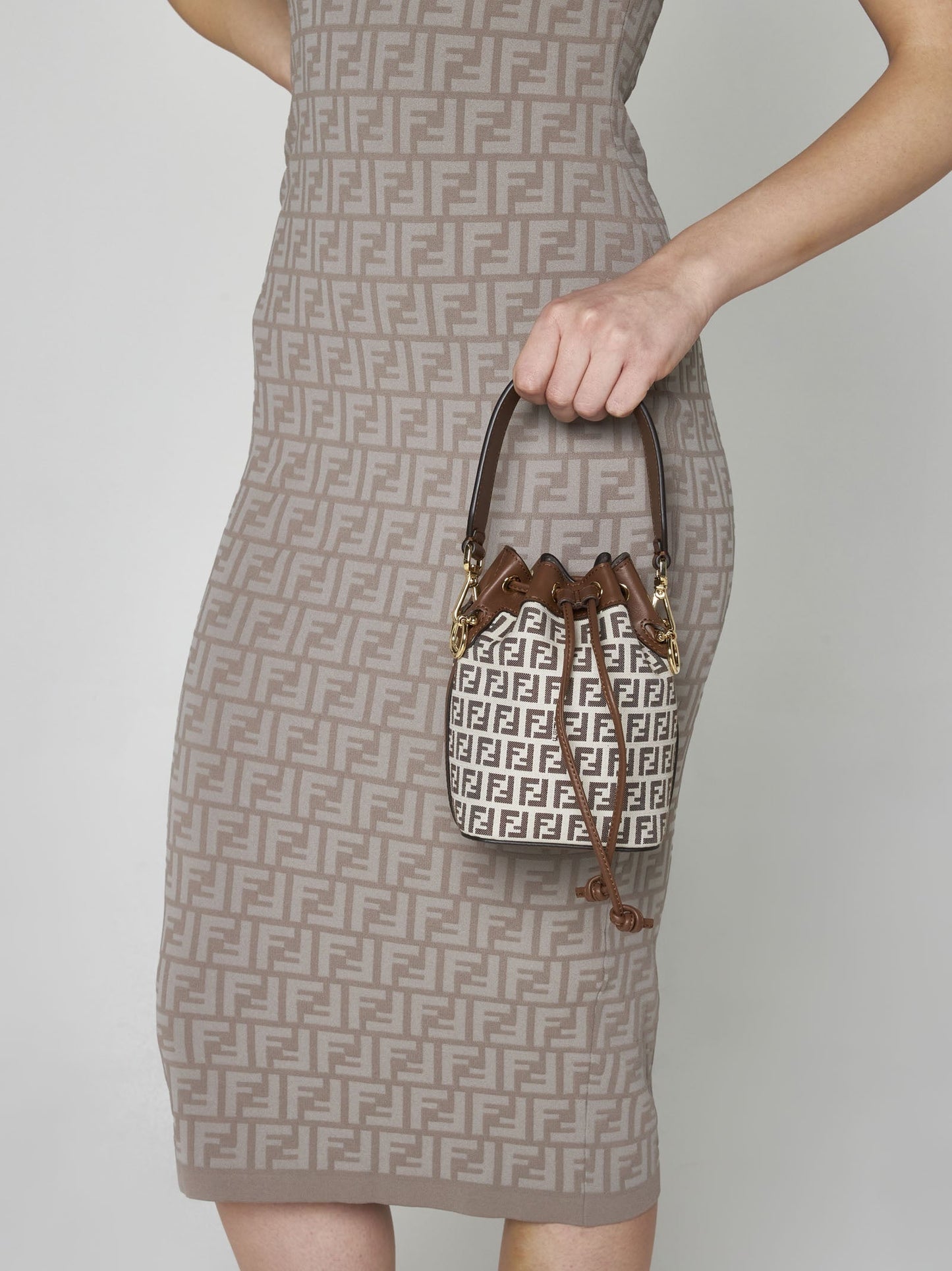 FENDI FF MINI MON TRÉSOR BUCKET BAG WITH SHOULDER STRAP