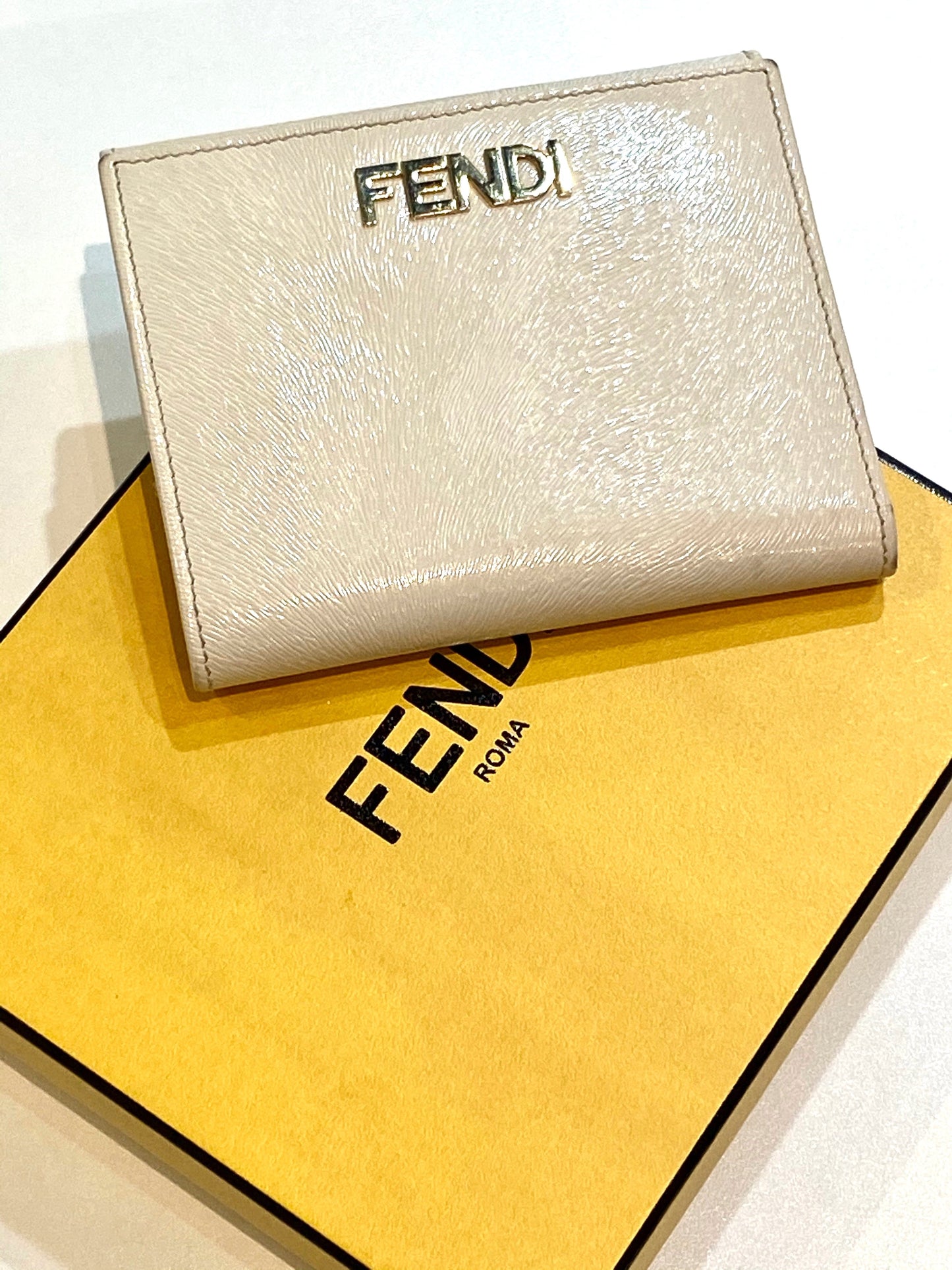 FENDI ROMA VINTAGE LEATHER COMPACT WALLET
