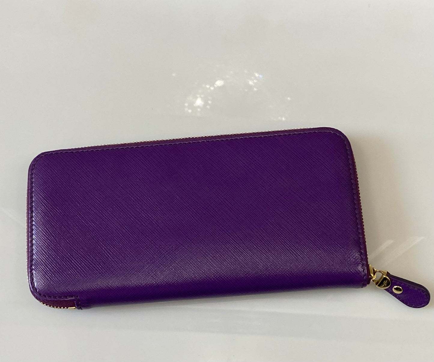 SALVATORE FERRAGAMO SAFFIANO LEATHER GANCINI WALLET