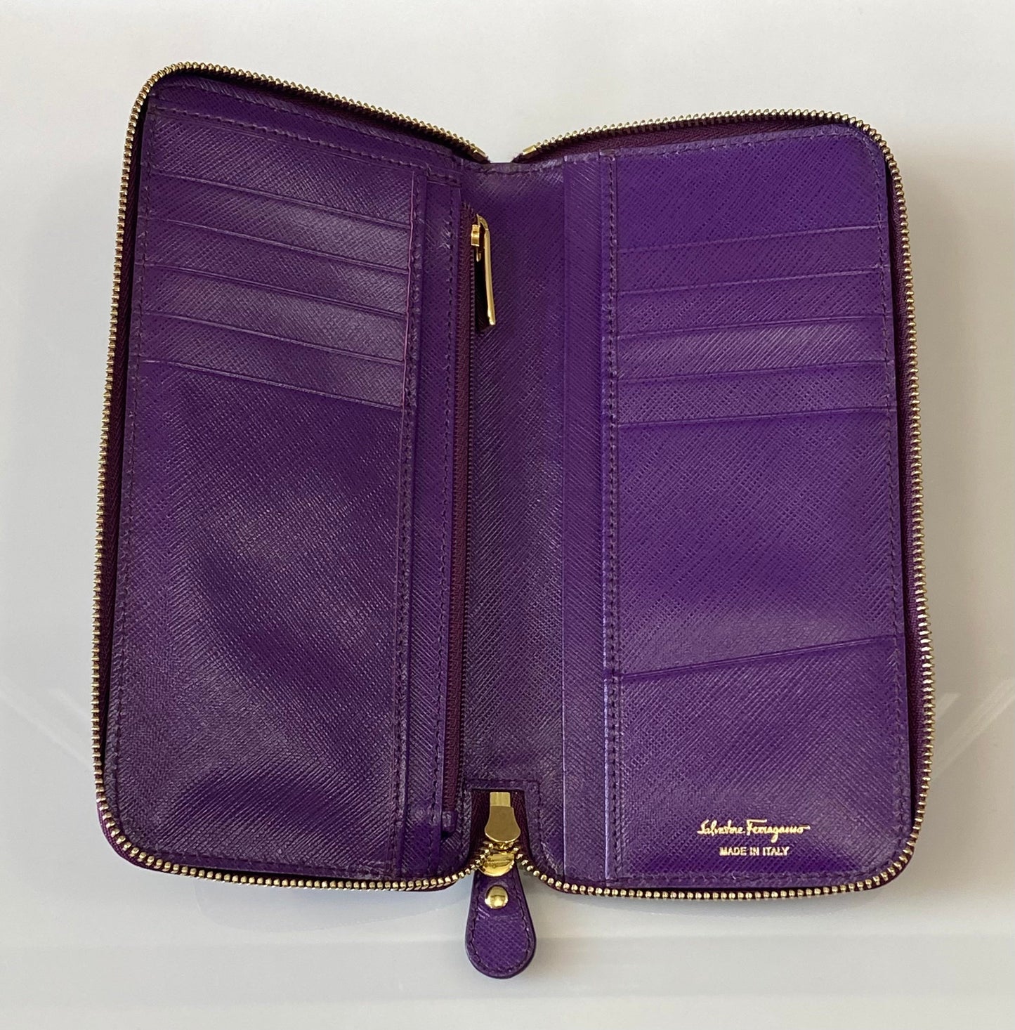 SALVATORE FERRAGAMO SAFFIANO LEATHER GANCINI WALLET