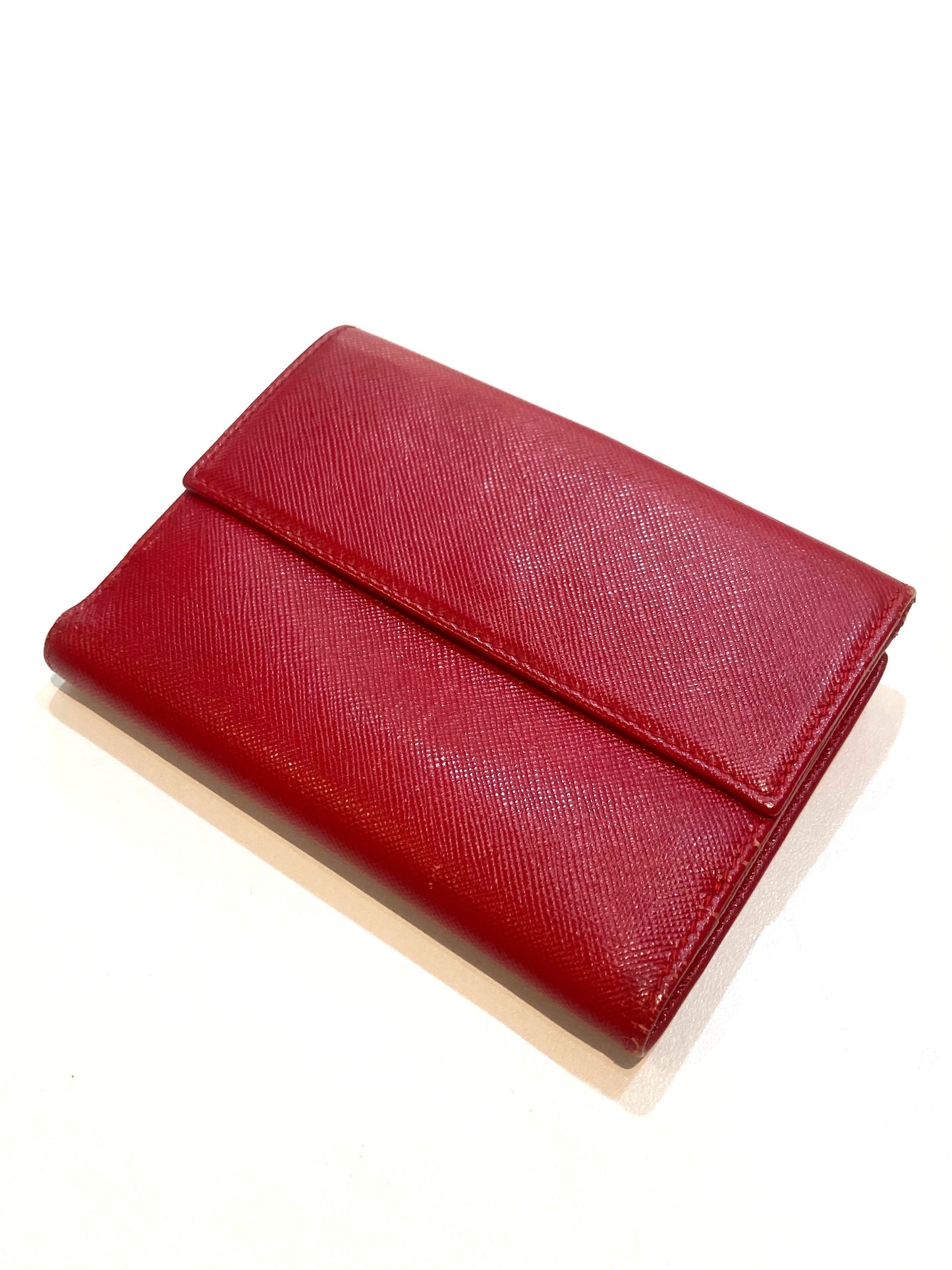 FERRAGAMO SAFFIANO LEATHER GANCINI WALLET