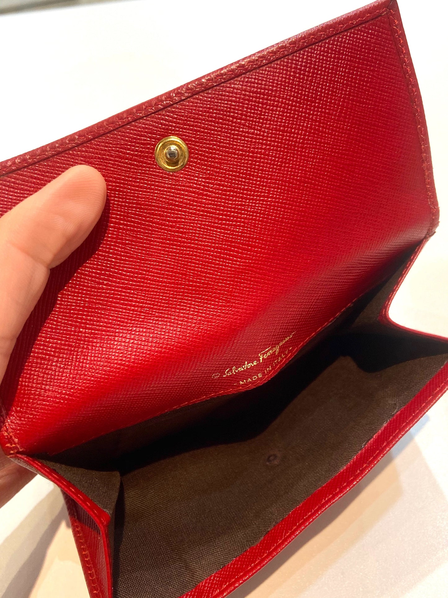 FERRAGAMO SAFFIANO LEATHER GANCINI WALLET