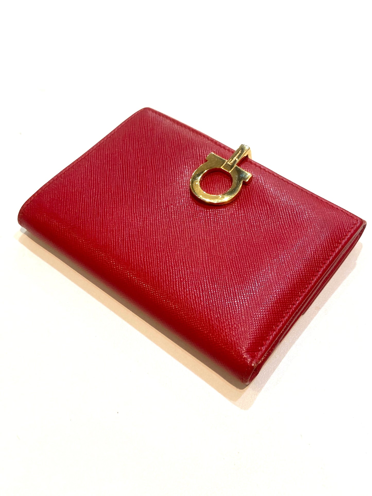 FERRAGAMO SAFFIANO LEATHER GANCINI WALLET