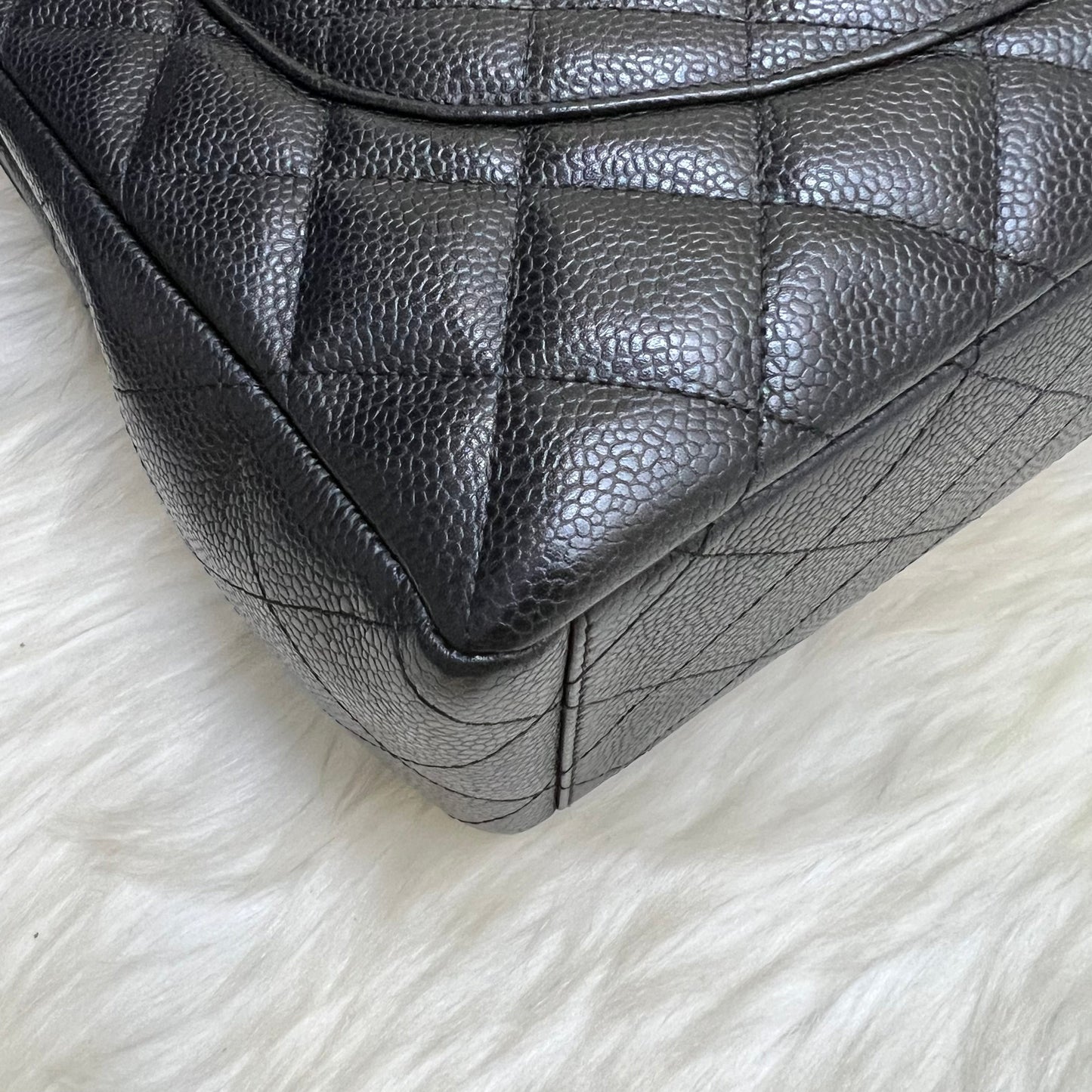 GLM-Maxi Classic Single Flap Bag in Black Caviar and GHW