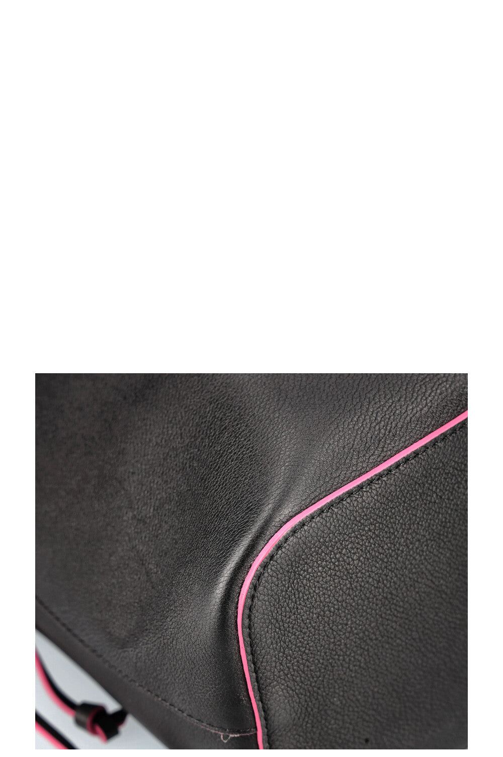 LOUIS VUITTON Lockme Bucket Bag Black
