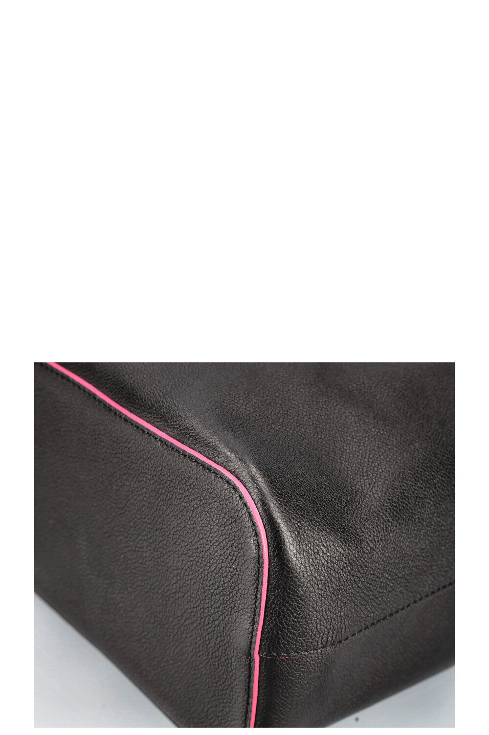 LOUIS VUITTON Lockme Bucket Bag Black