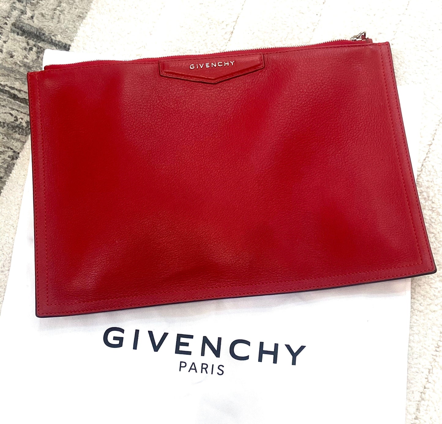 GIVENCHY ANTIGONA LARGE LEATHER CLUTCH BAG