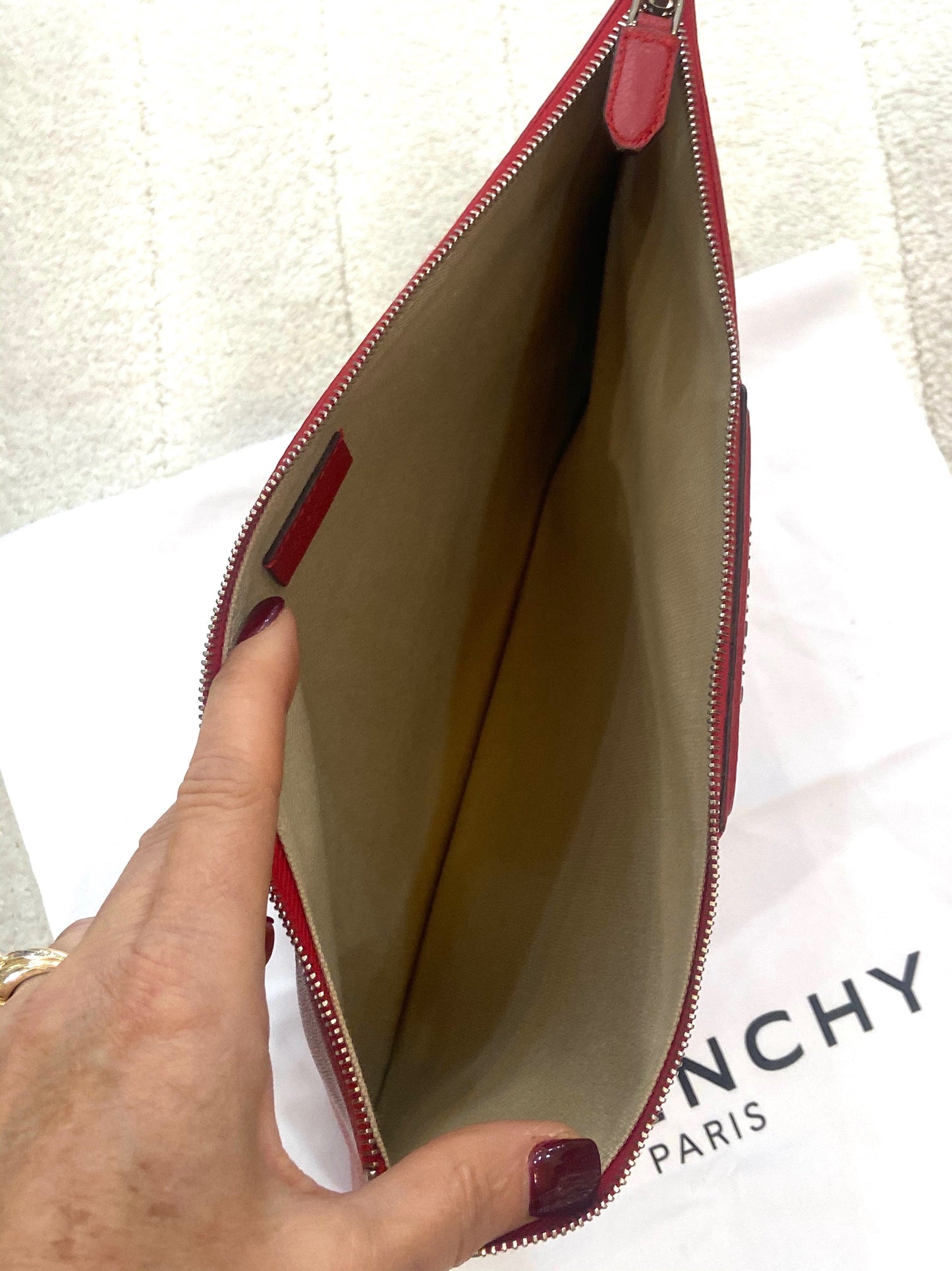GIVENCHY ANTIGONA LARGE LEATHER CLUTCH BAG
