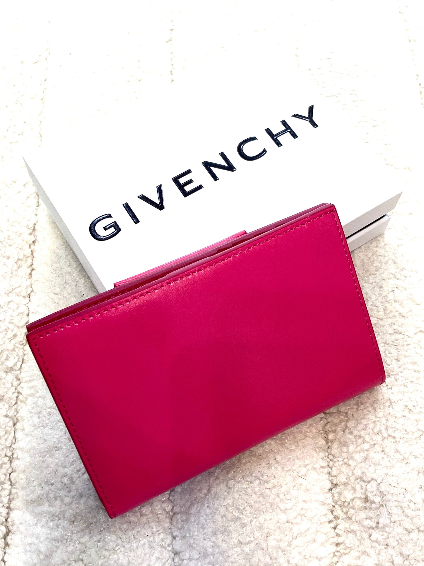 GIVENCHY BOX LEATHER ANTIGONA WALLET