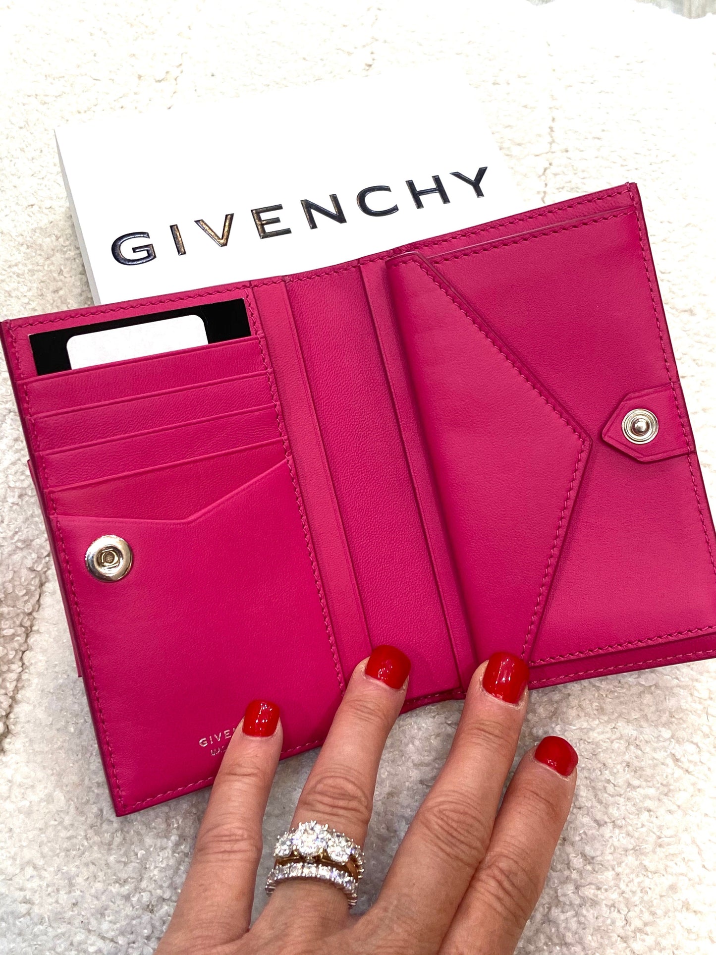 GIVENCHY BOX LEATHER ANTIGONA WALLET