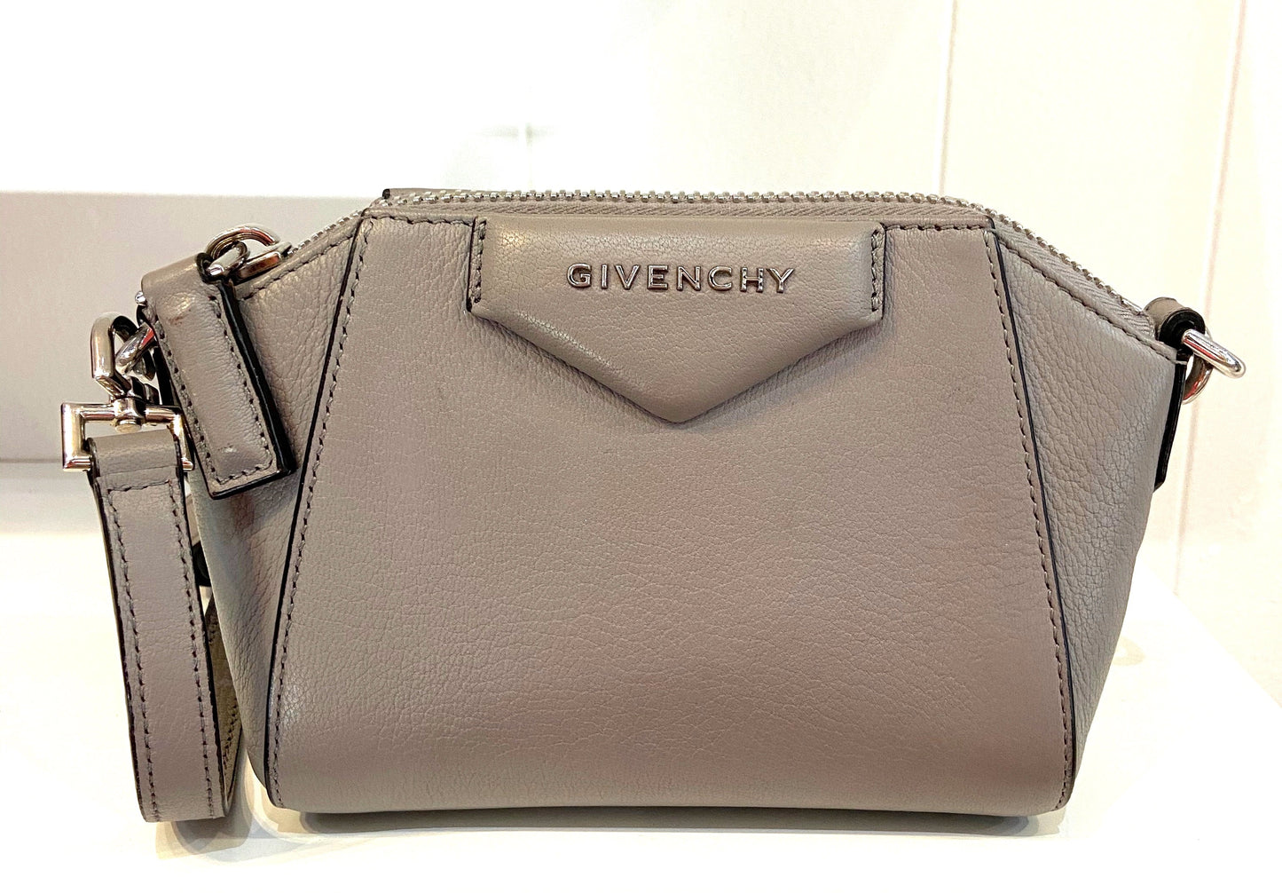 GIVENCHY NANO MINI ANTIGONA LEATHER BAG