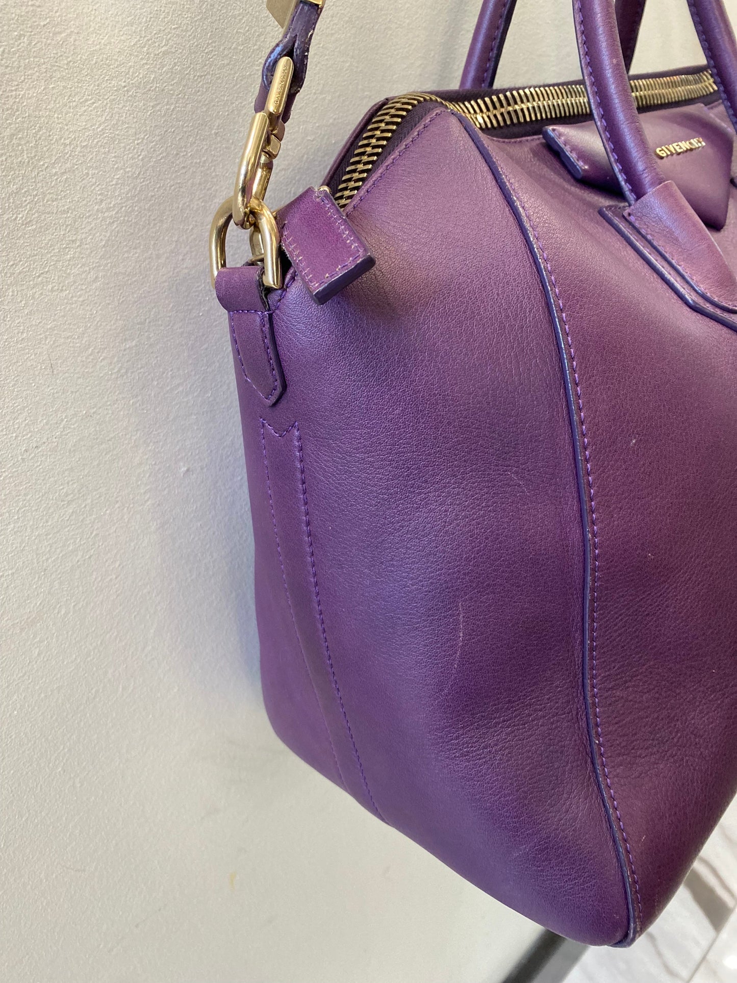 GIVENCHY SUGAR GOATSKIN LARGE ANTIGONA BAG